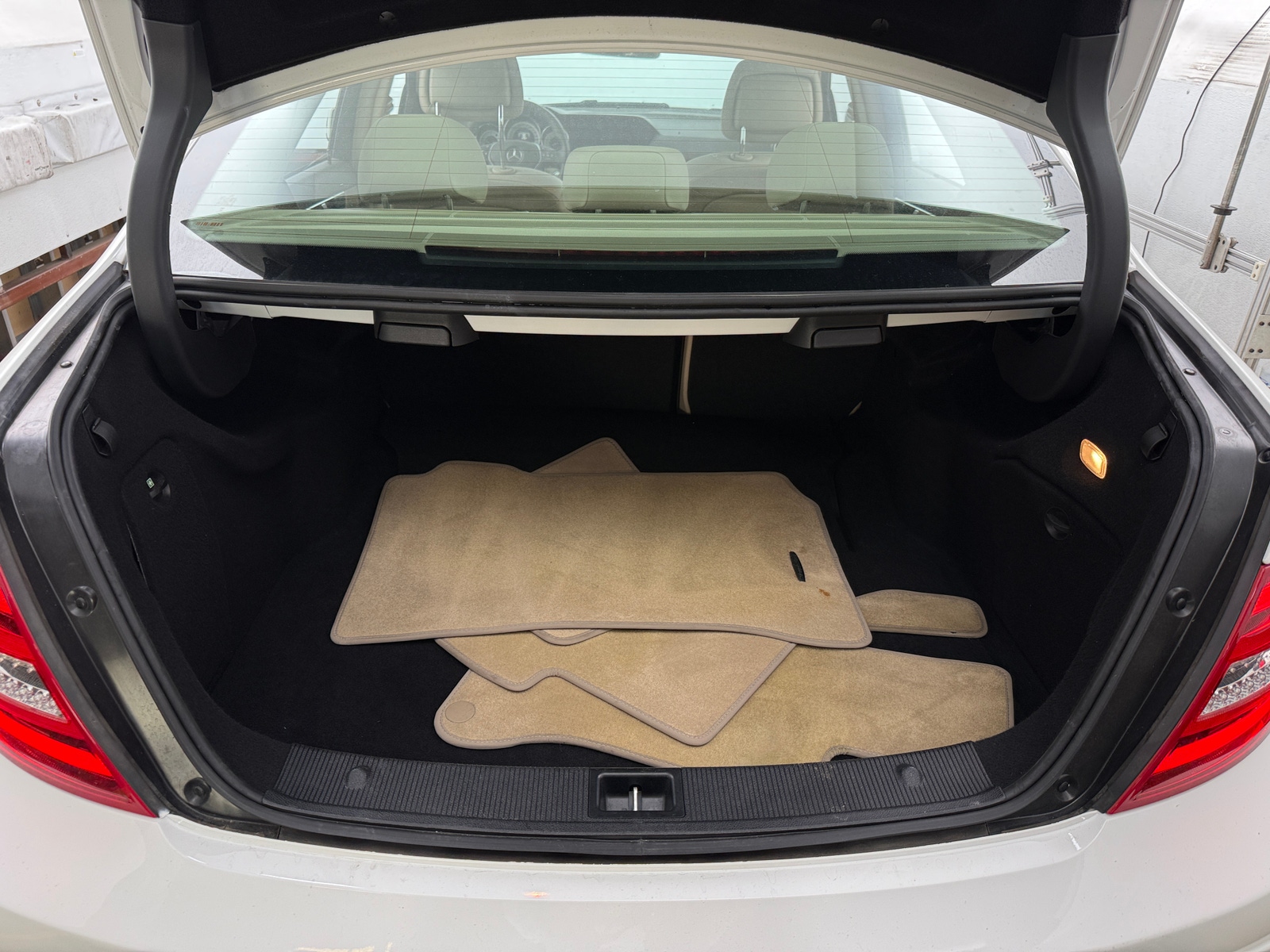 Thumbnail: 2014 Mercedes-Benz C-Class - 6