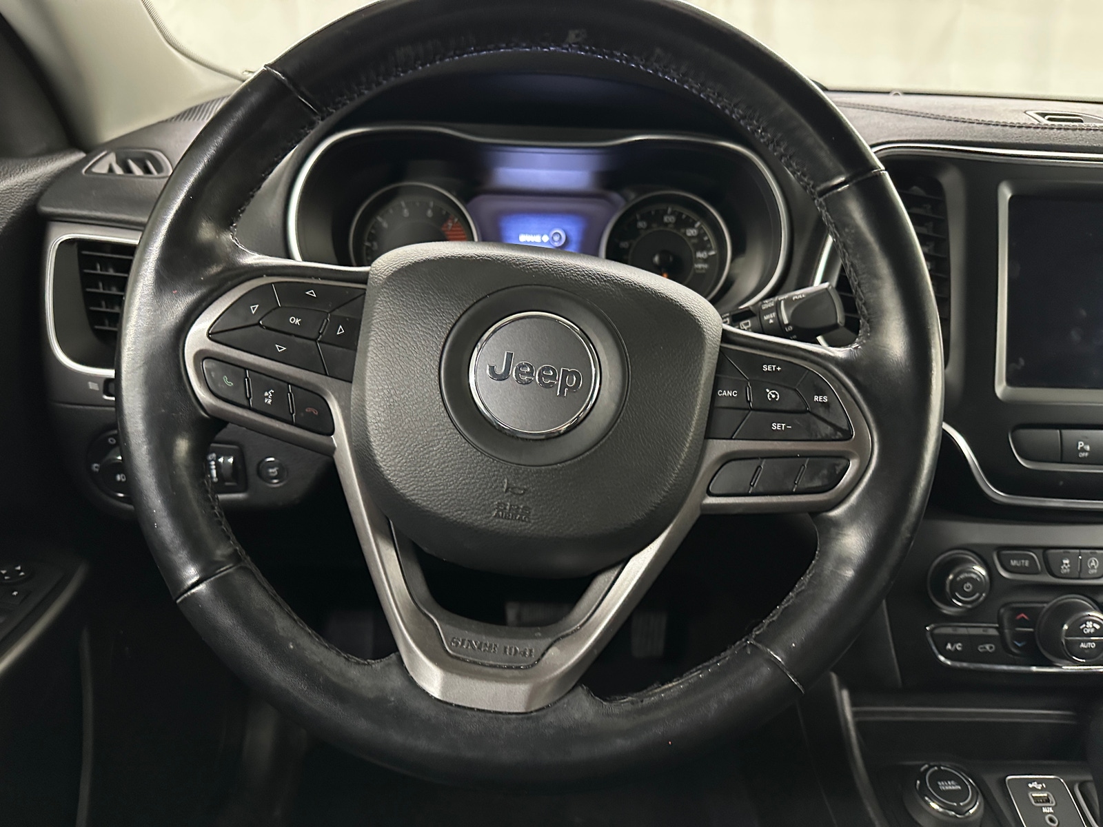 Thumbnail: 2021 Jeep Cherokee - 4