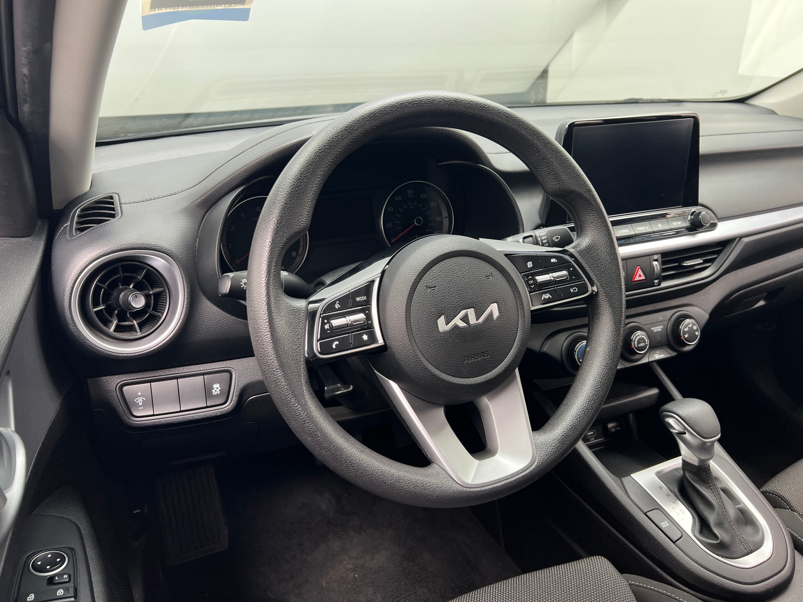 Thumbnail: 2023 Kia Forte - 5