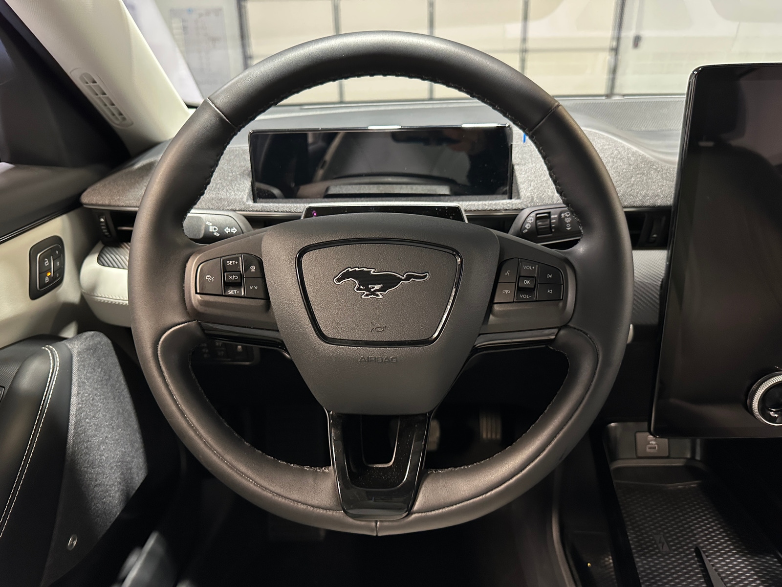 Thumbnail: 2022 Ford Mustang Mach-E - 4