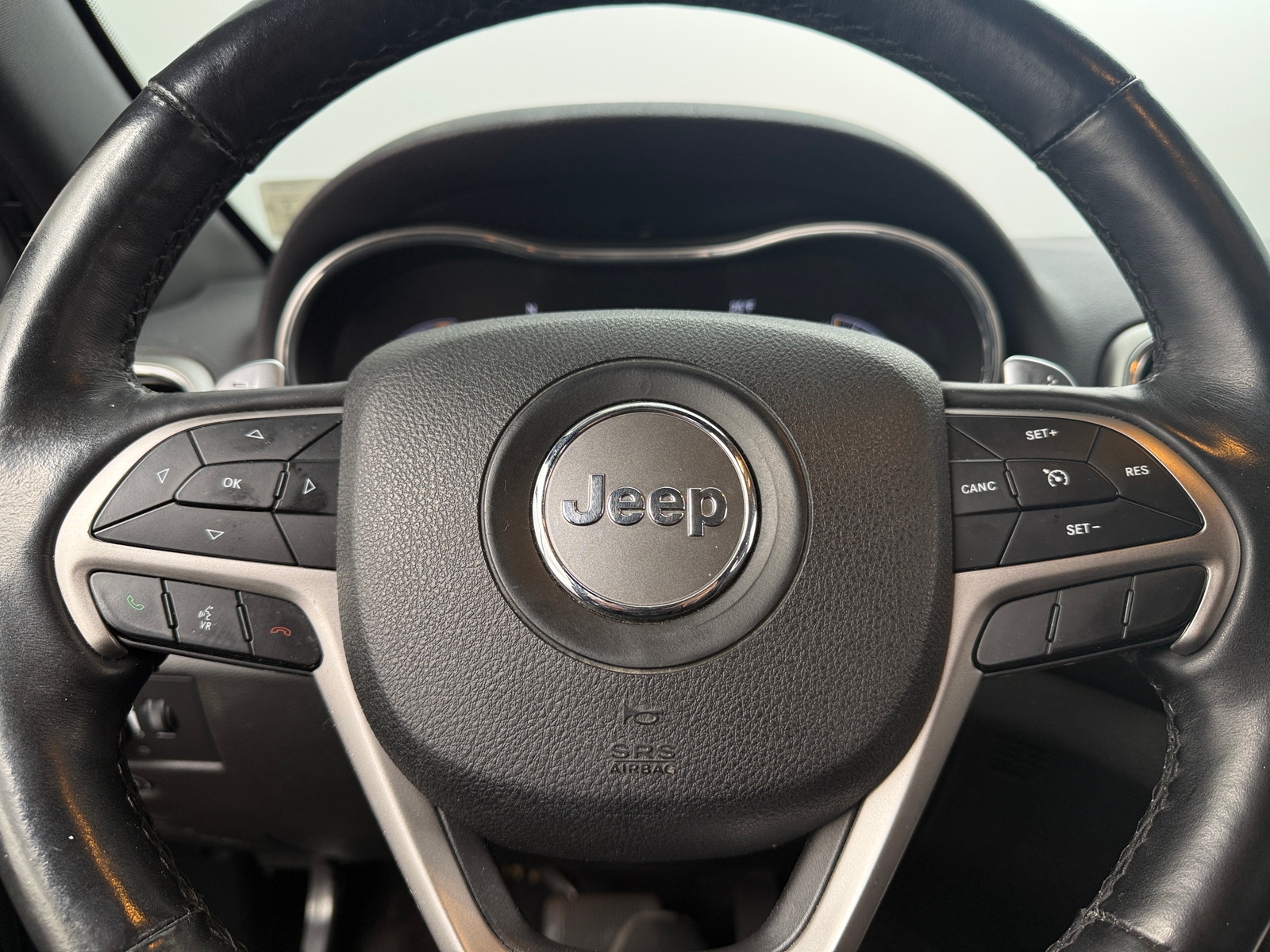 Thumbnail: 2017 Jeep Grand Cherokee - 4