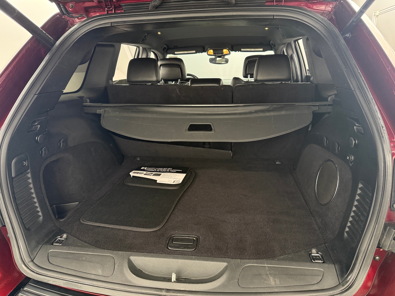 Thumbnail: 2017 Jeep Grand Cherokee - 6