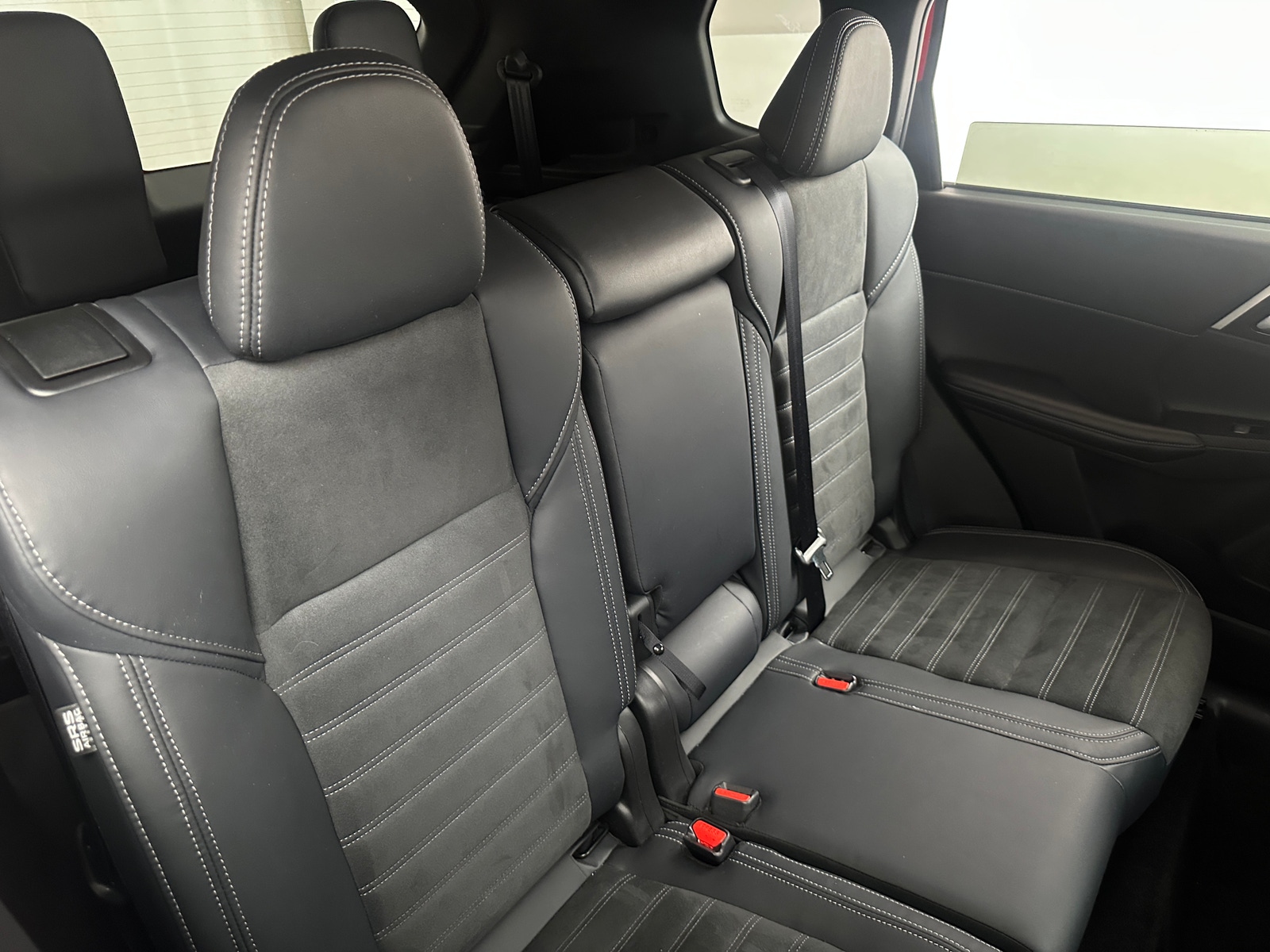 Thumbnail: 2024 Mitsubishi Outlander - 6