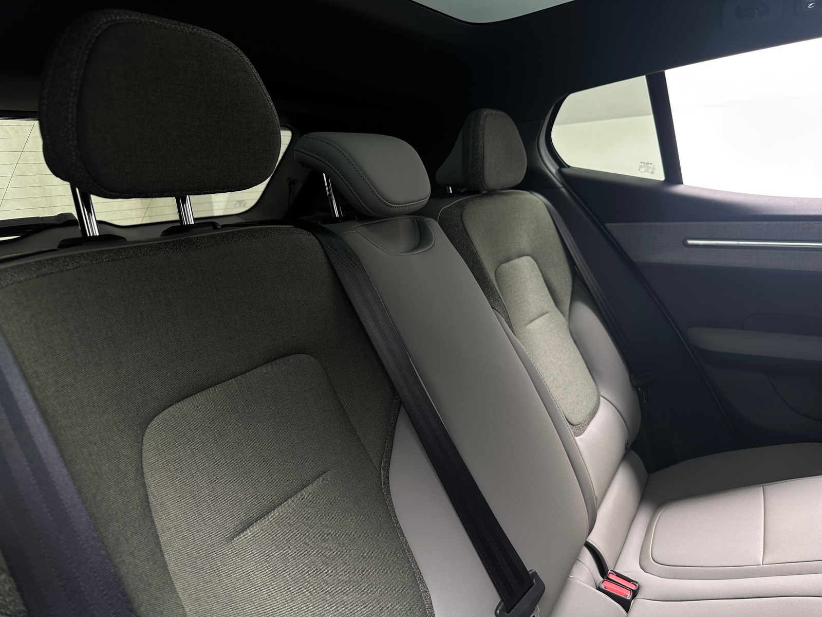 Thumbnail: 2025 Volvo EX30 - 6