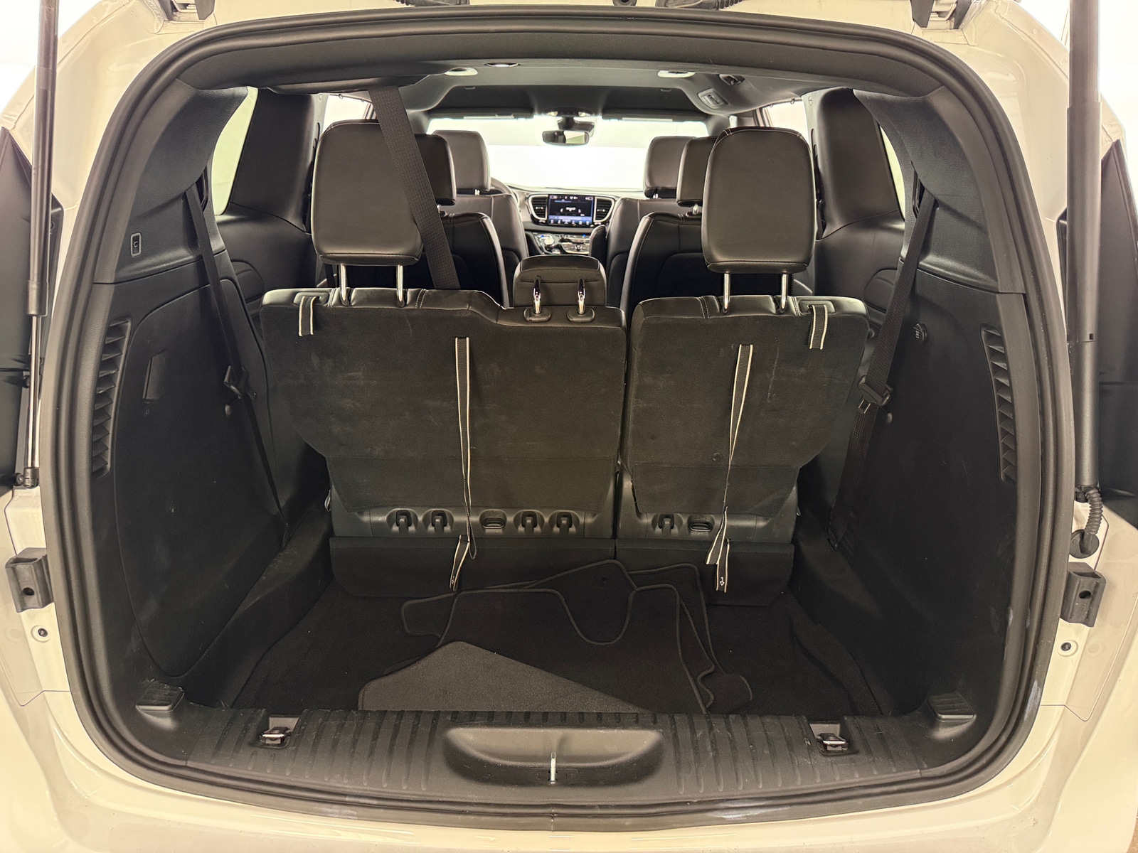 Thumbnail: 2025 Chrysler Pacifica - 6