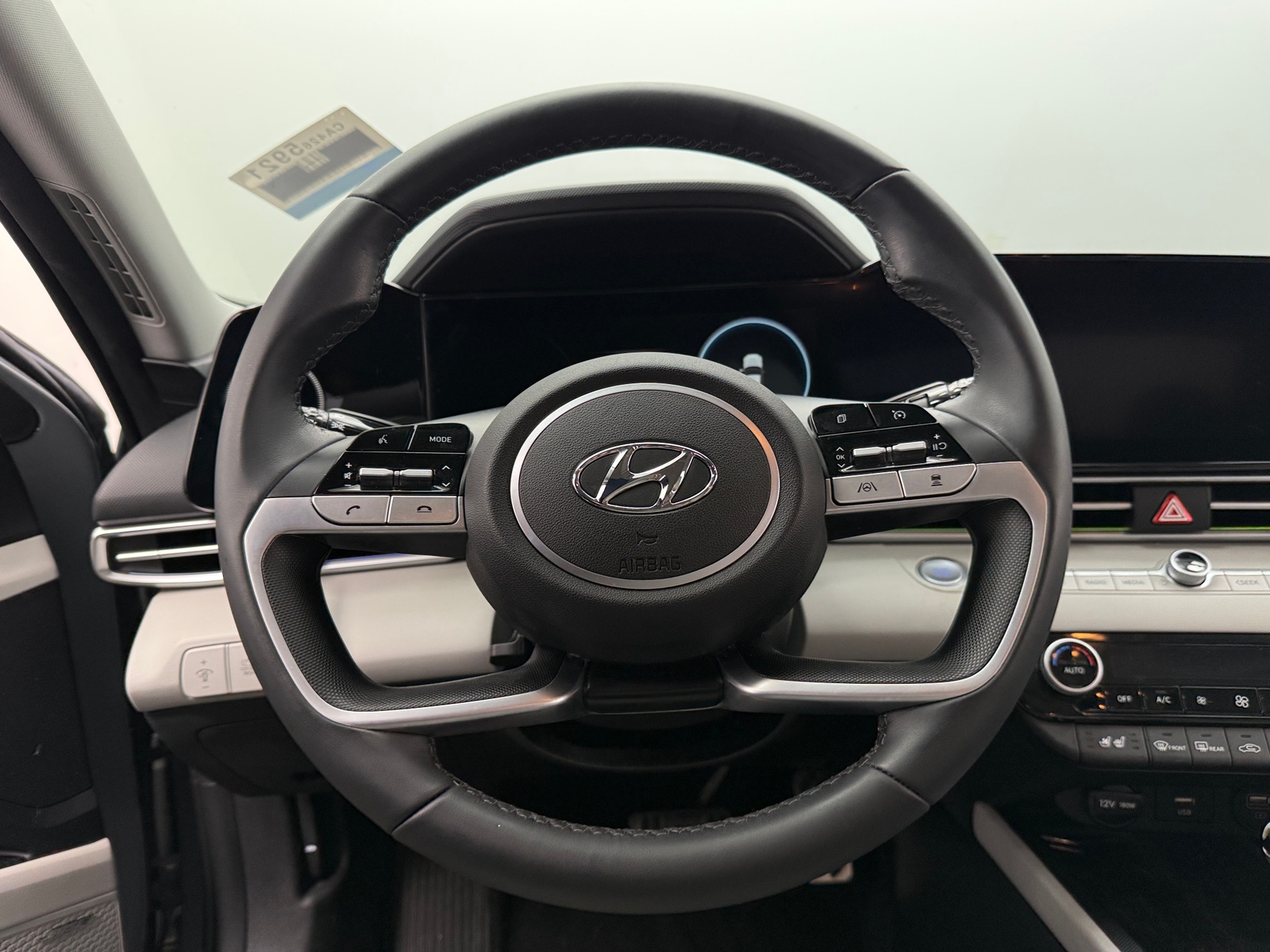 Thumbnail: 2022 Hyundai Elantra - 4