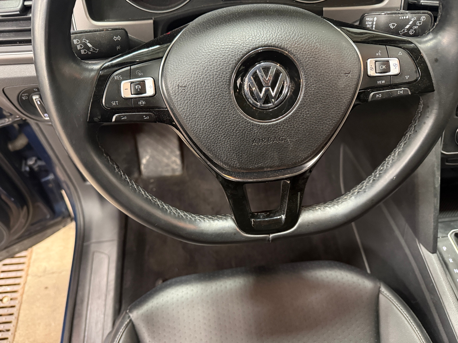 Thumbnail: 2019 Volkswagen Atlas - 4