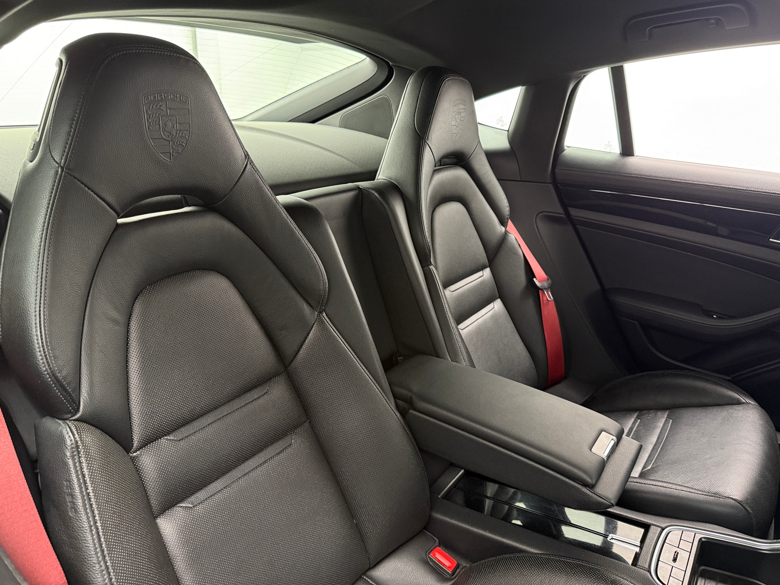 Thumbnail: 2019 Porsche Panamera - 5