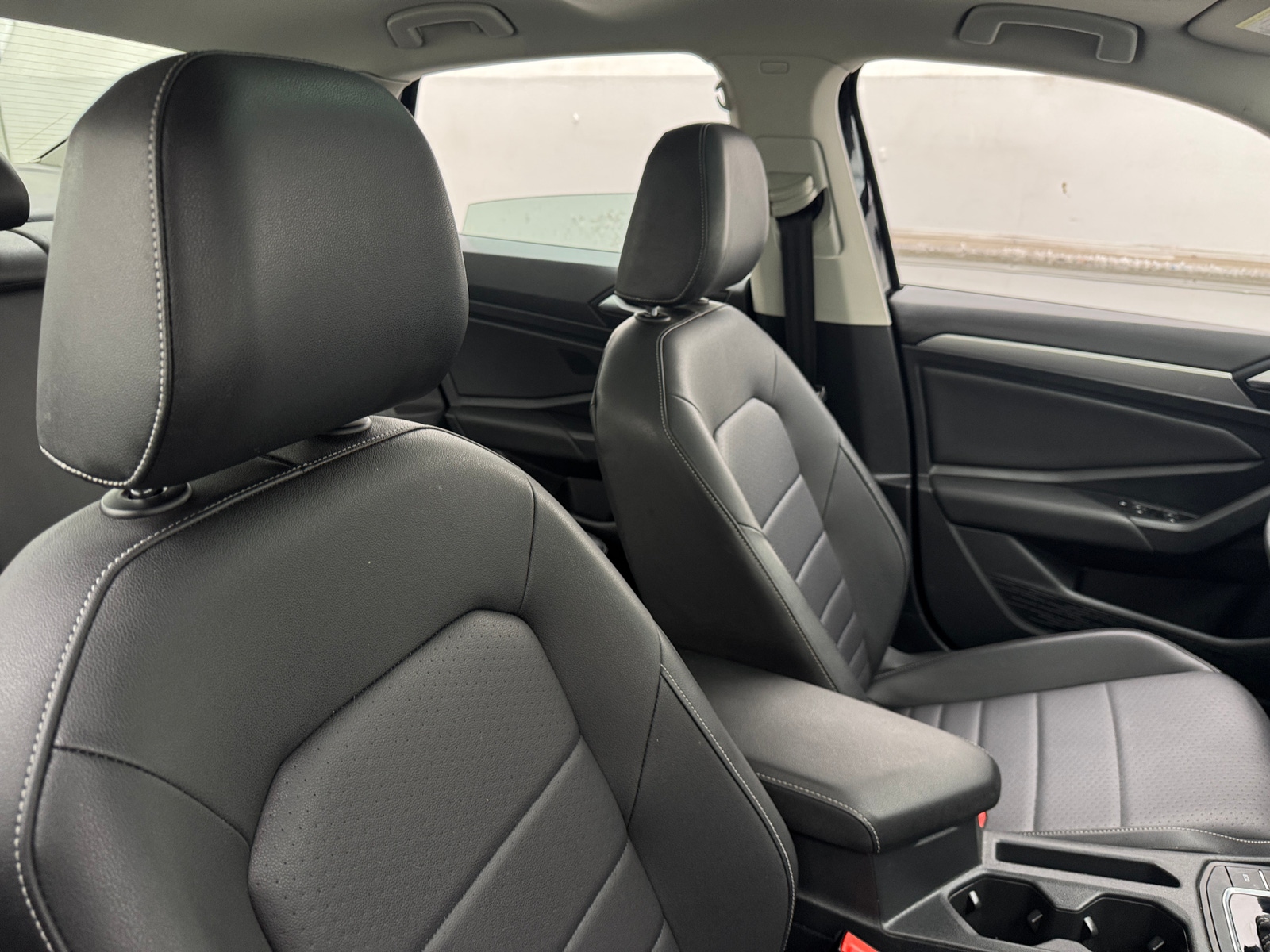 Thumbnail: 2021 Volkswagen Jetta - 2