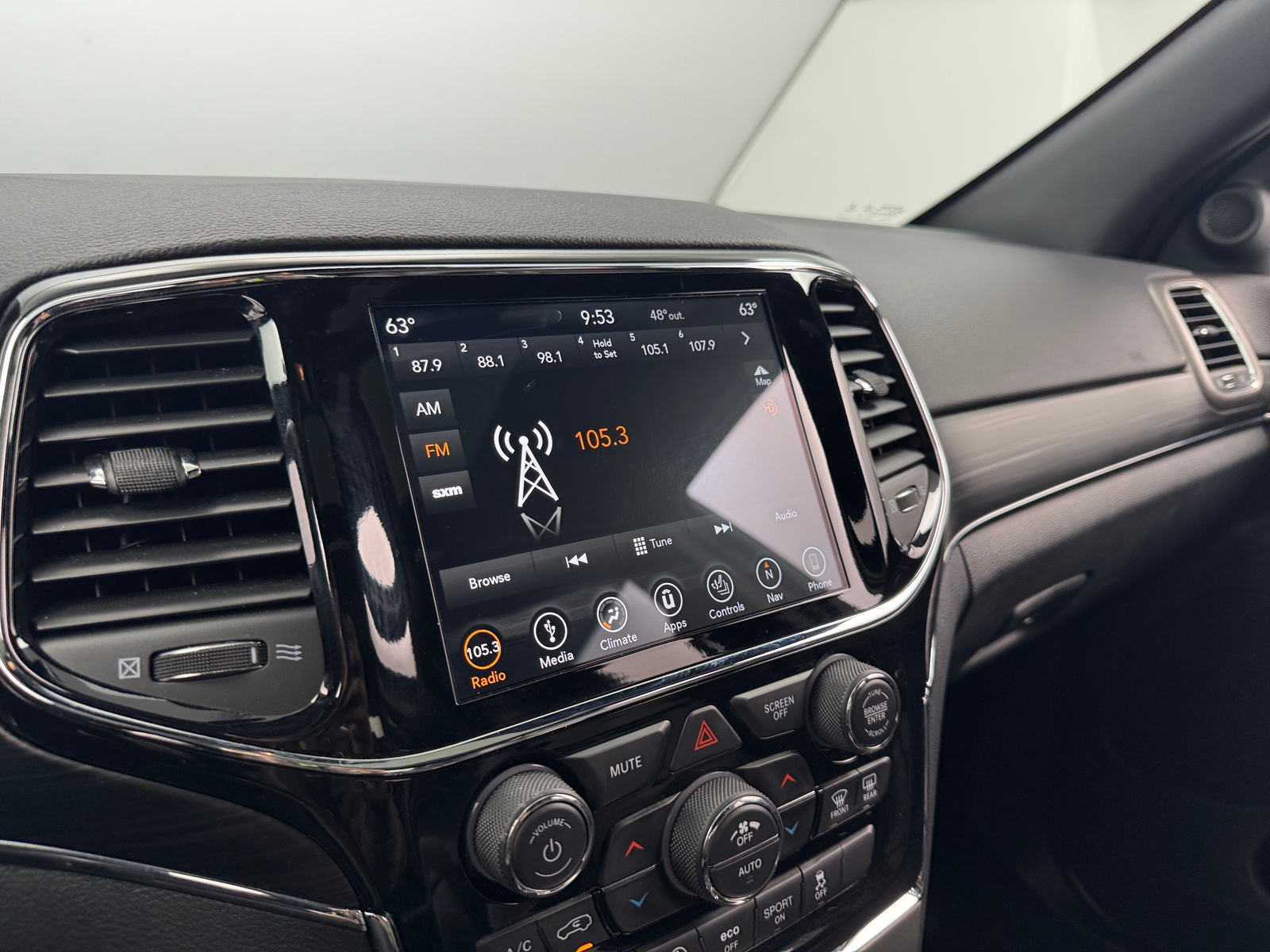 Thumbnail: 2019 Jeep Grand Cherokee - 3