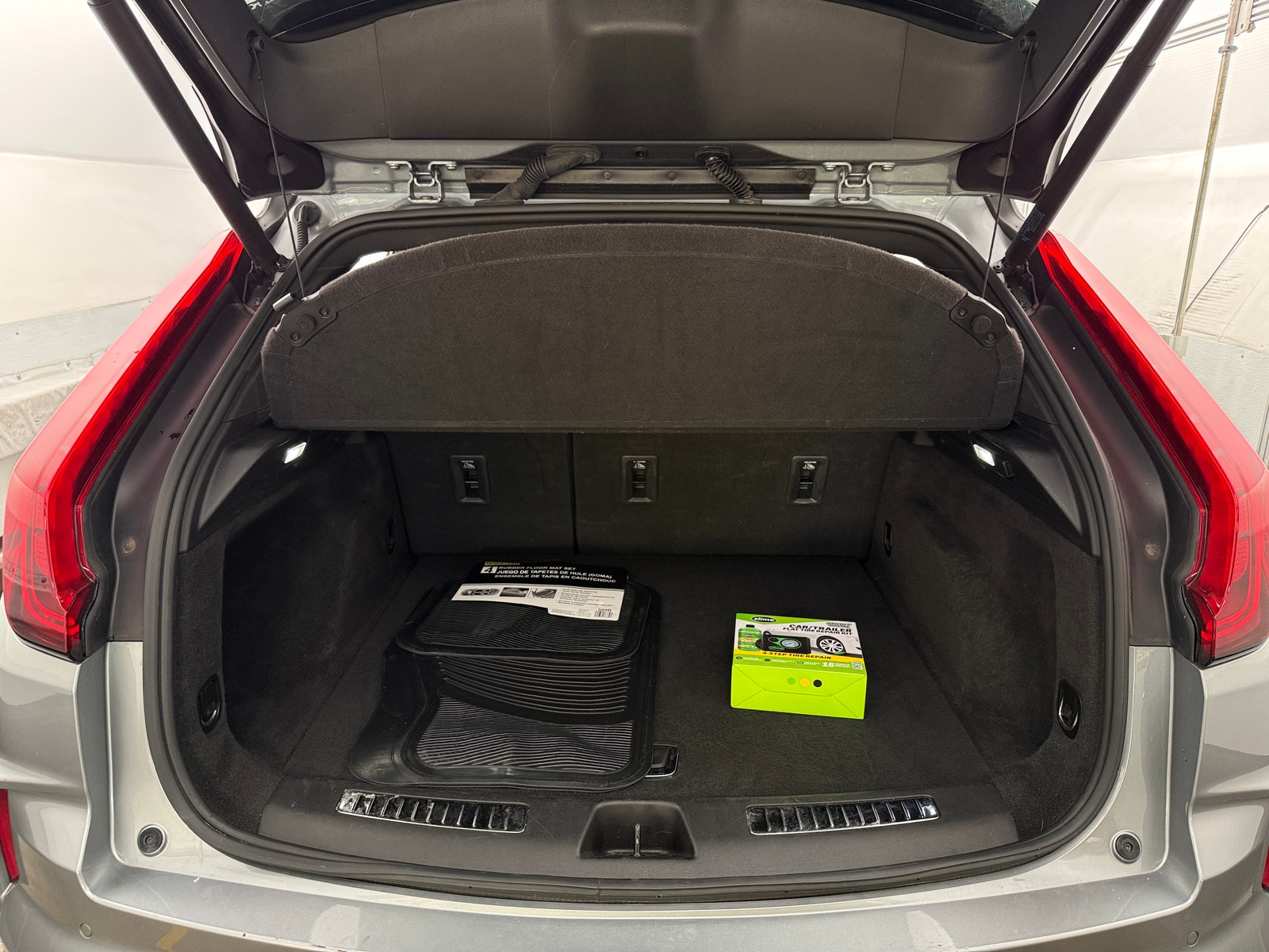 Thumbnail: 2024 Cadillac XT4 - 6