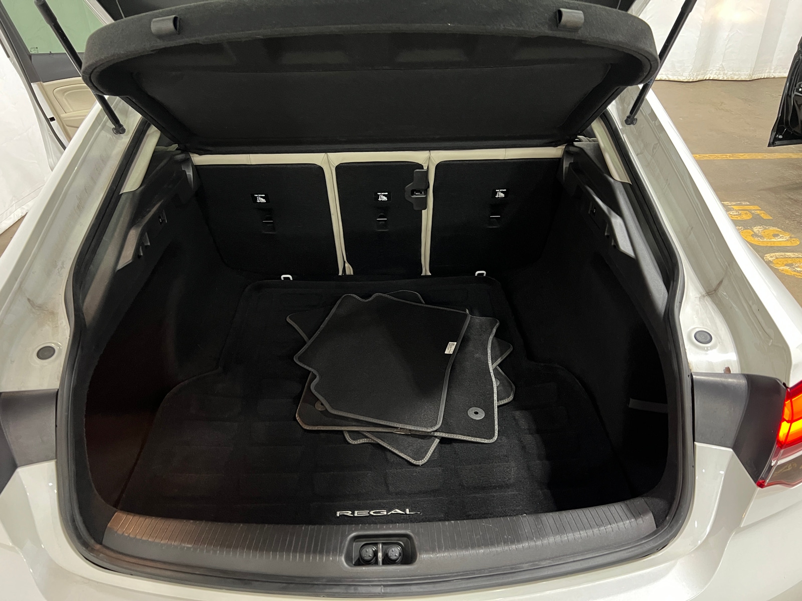 Thumbnail: 2018 Buick Regal - 6