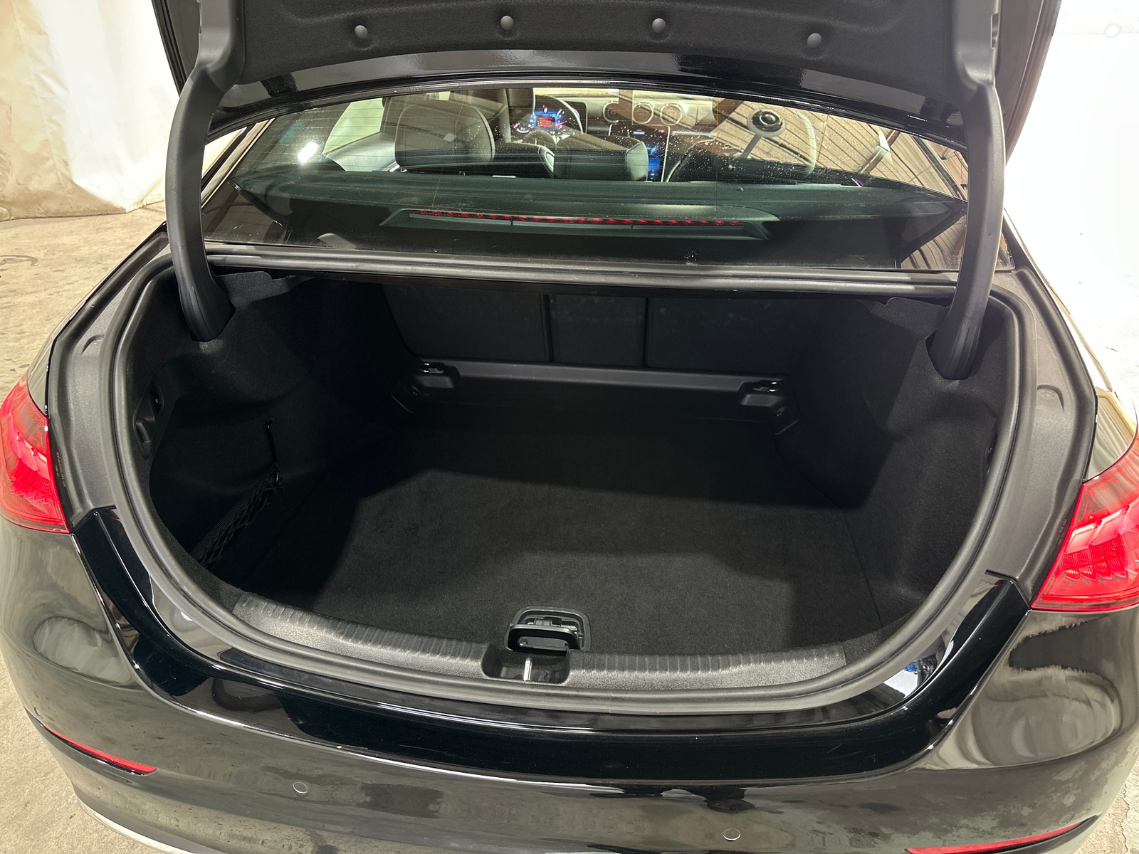 Thumbnail: 2024 Mercedes-Benz C-Class - 6