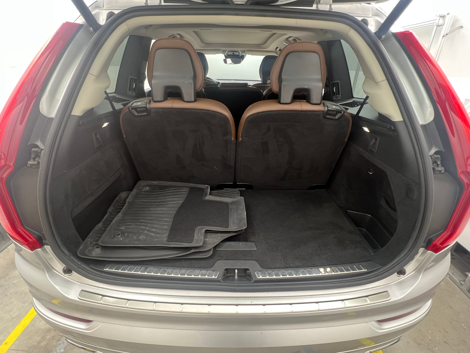 Thumbnail: 2019 Volvo XC90 - 6