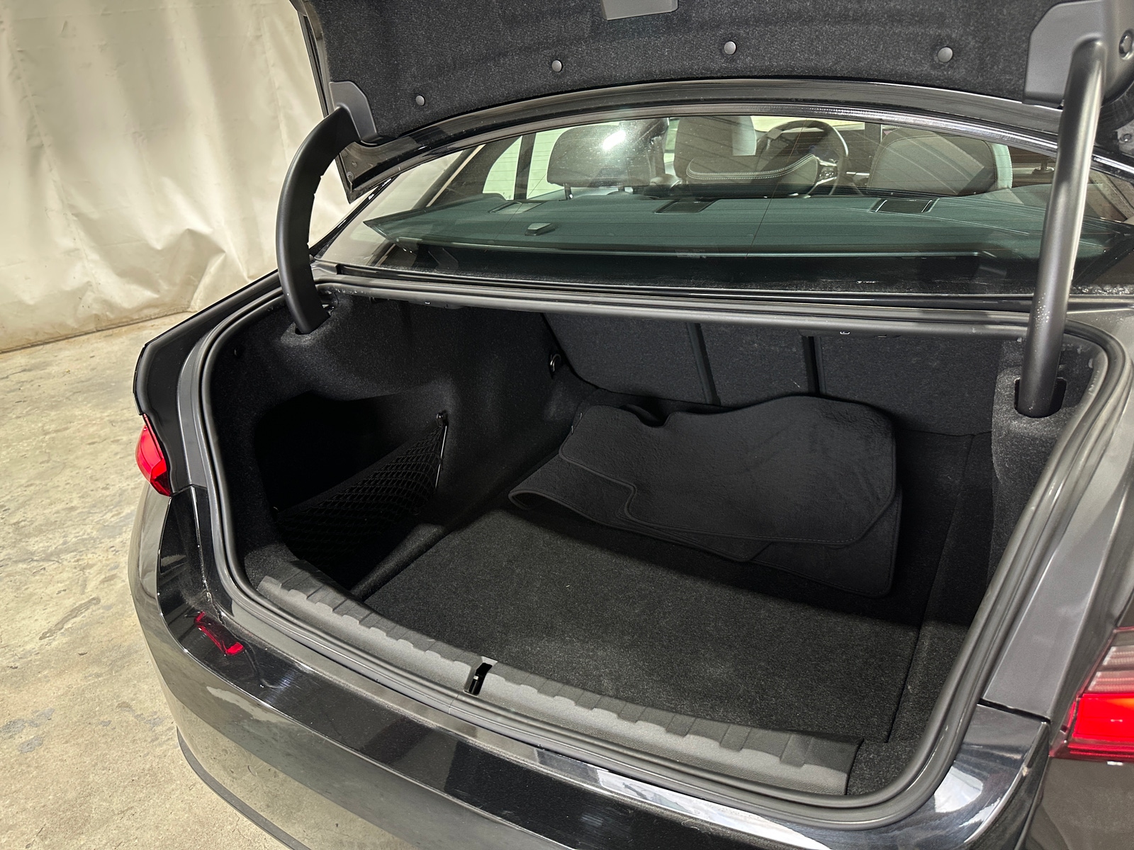 Thumbnail: 2025 BMW 3 Series - 6