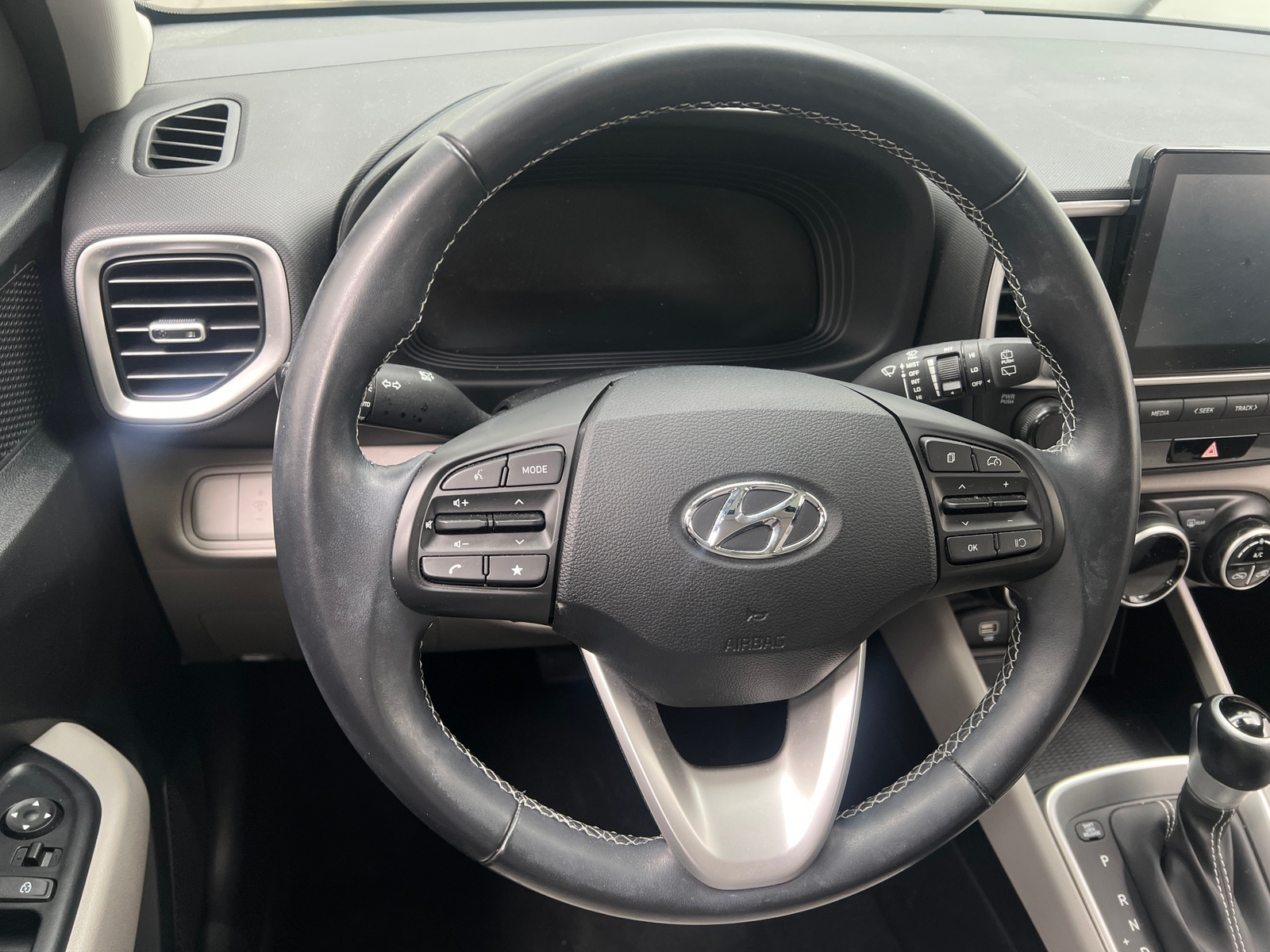 Thumbnail: 2023 Hyundai Venue - 5