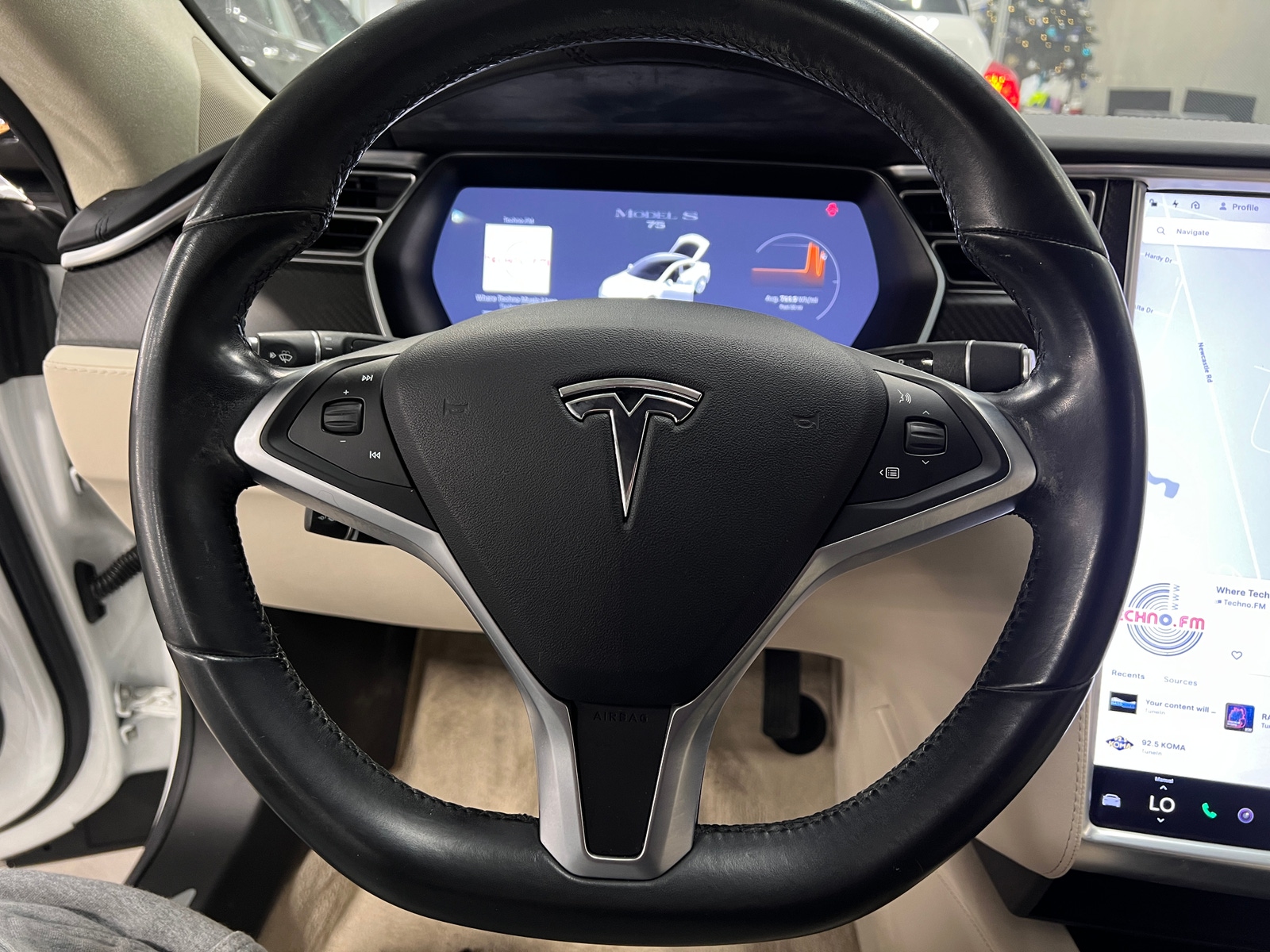 Thumbnail: 2017 Tesla Model S - 4