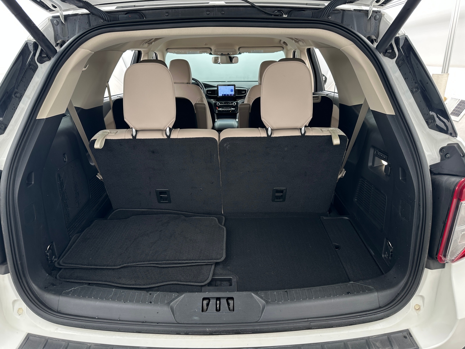 Thumbnail: 2022 Ford Explorer - 6