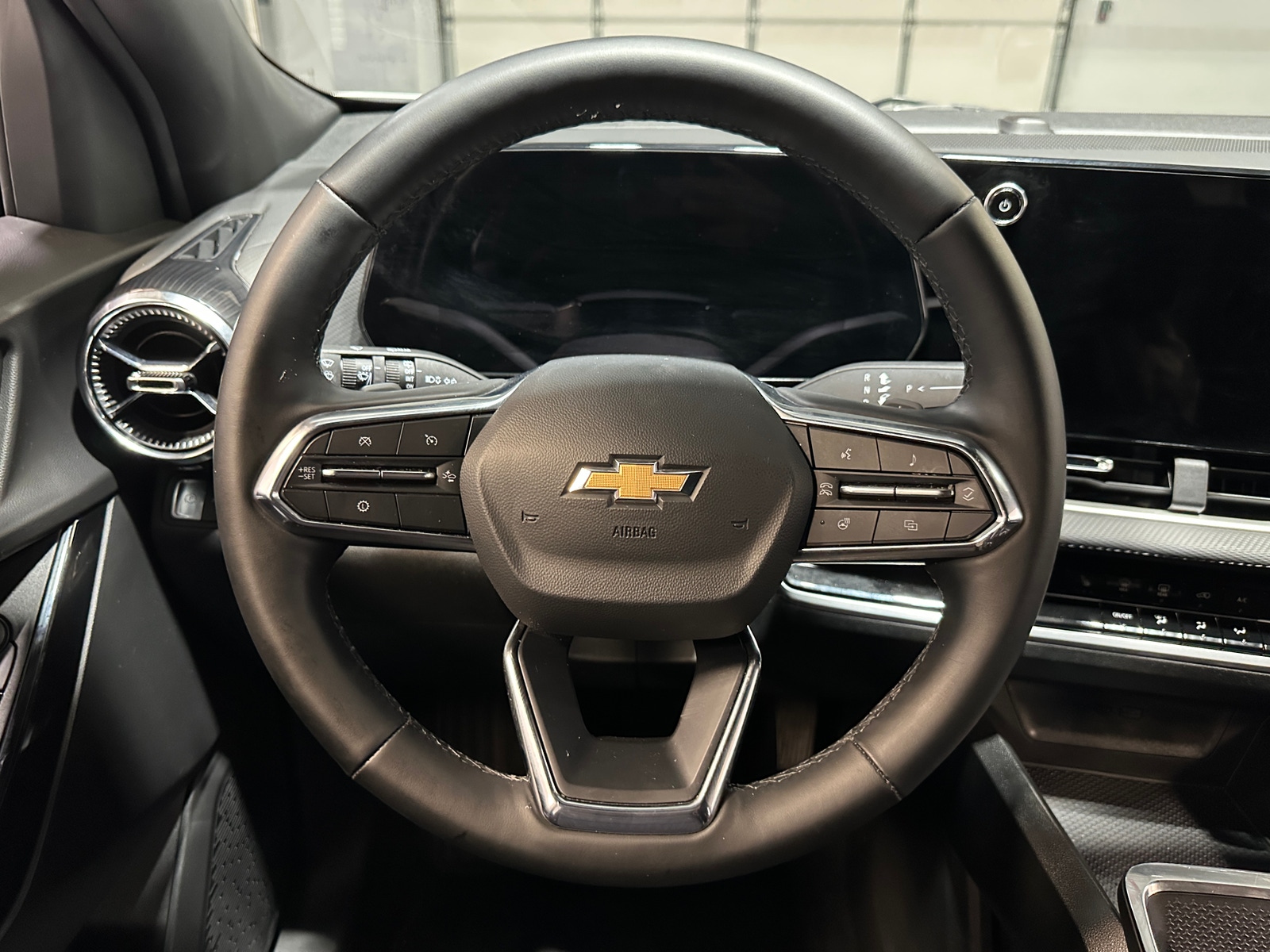 Thumbnail: 2025 Chevrolet Equinox - 5