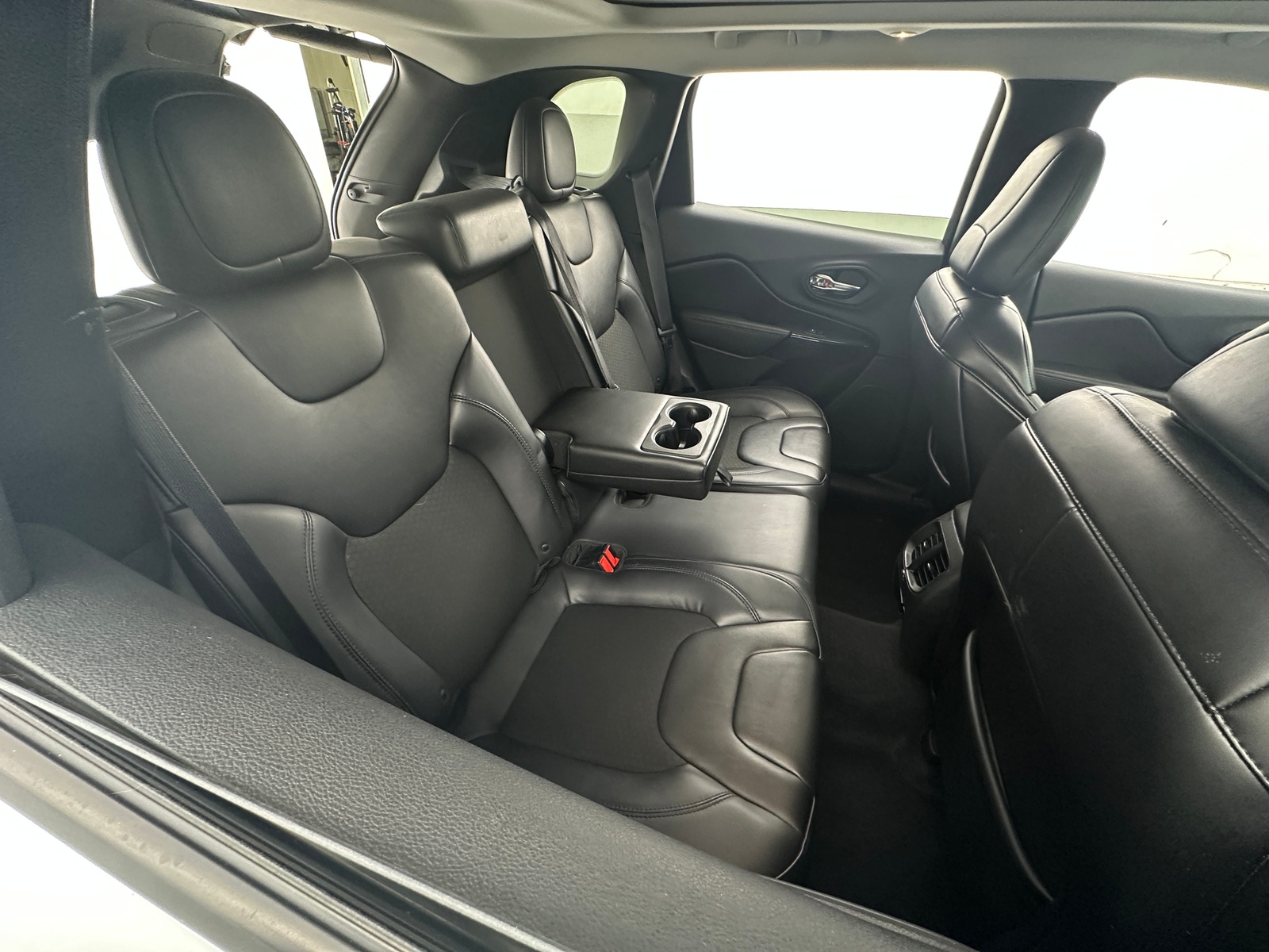 Thumbnail: 2019 Jeep Cherokee - 5