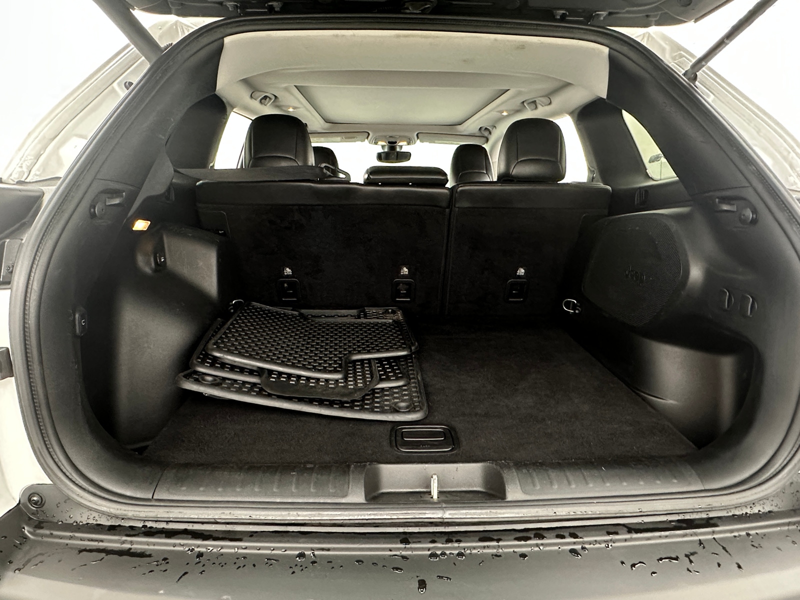 Thumbnail: 2019 Jeep Cherokee - 6