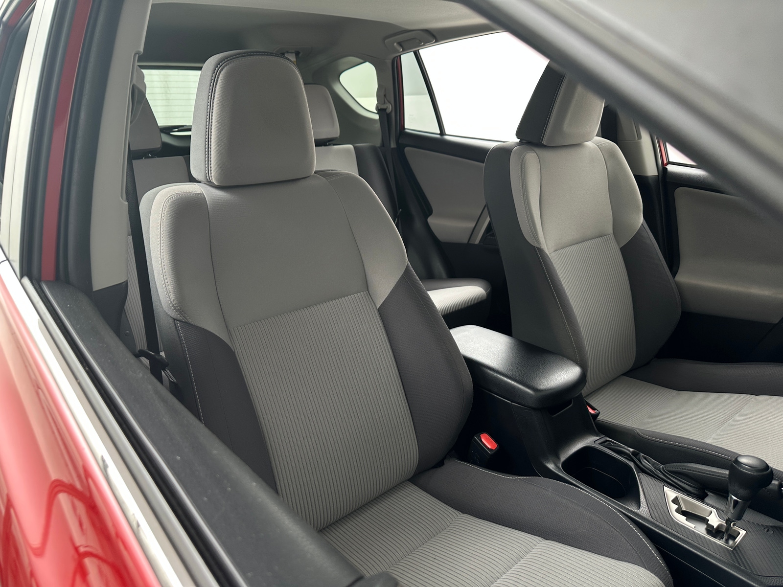 Thumbnail: 2015 Toyota RAV4 - 2