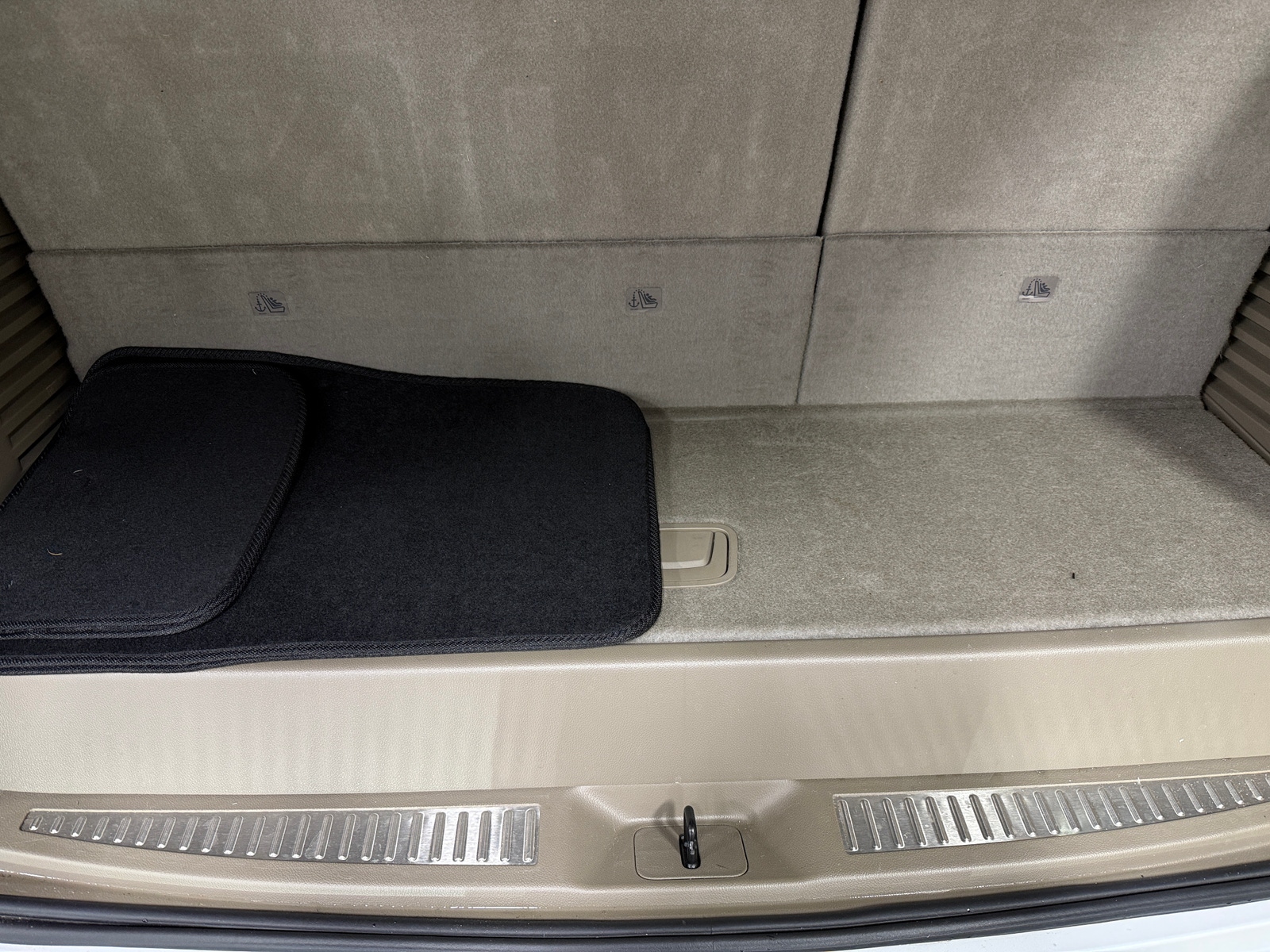 Thumbnail: 2017 Chevrolet Tahoe - 6