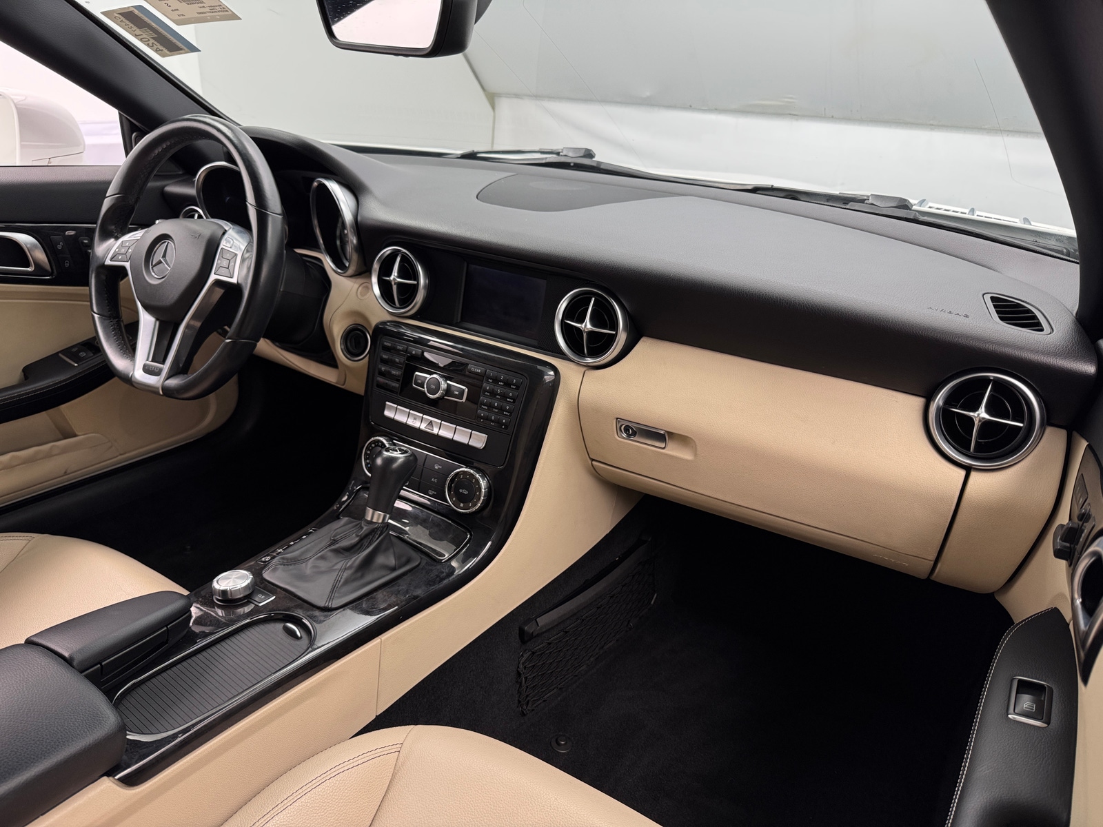 Thumbnail: 2015 Mercedes-Benz SLK - 2