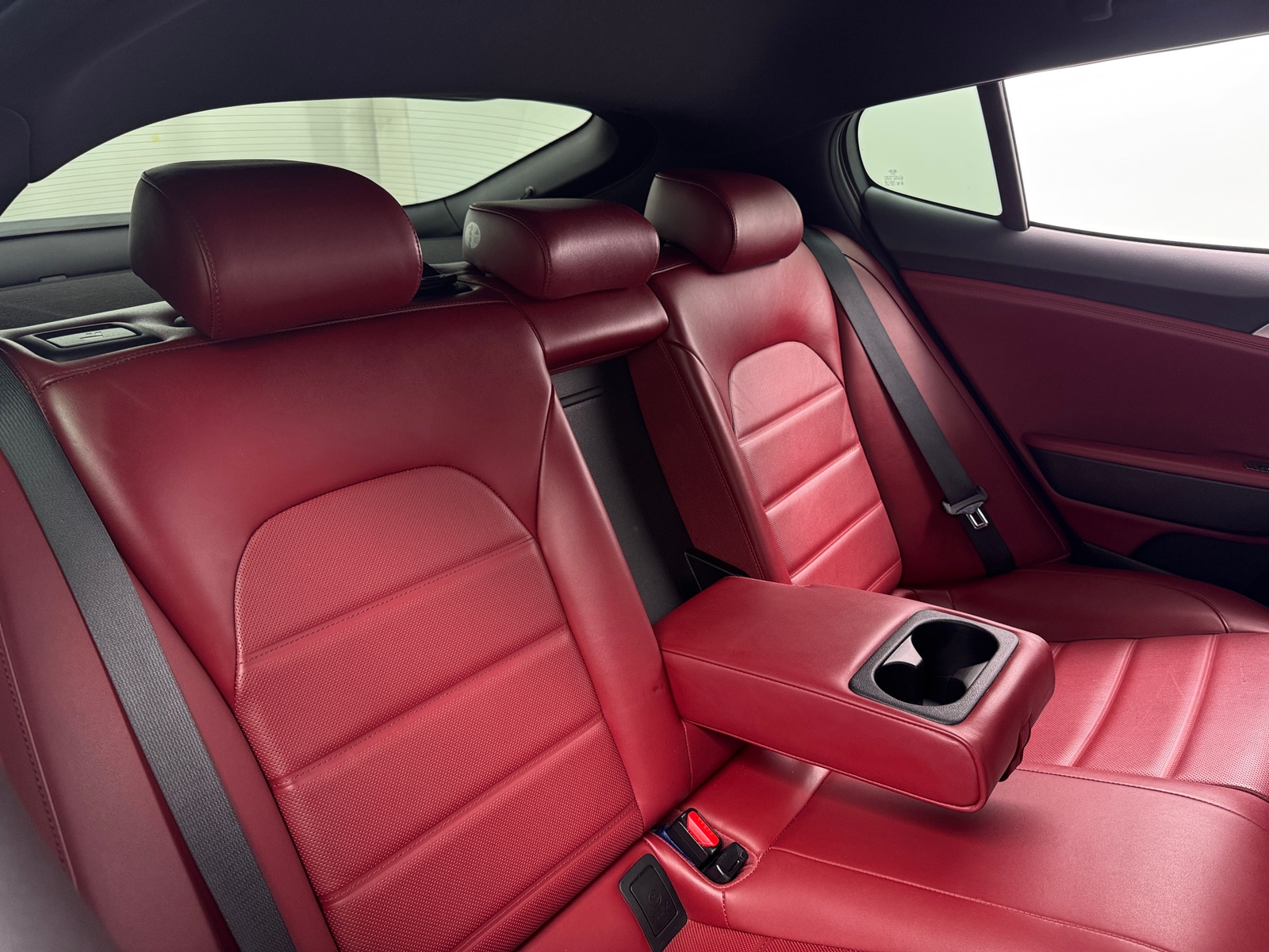 Thumbnail: 2018 Kia Stinger - 5