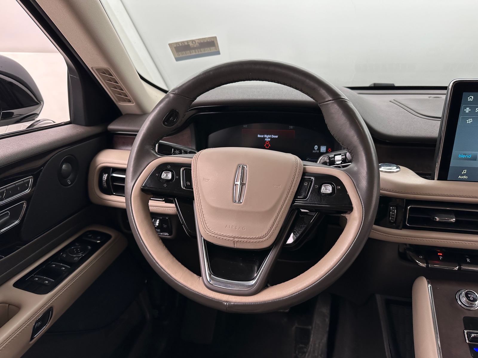 Thumbnail: 2023 Lincoln Aviator - 4