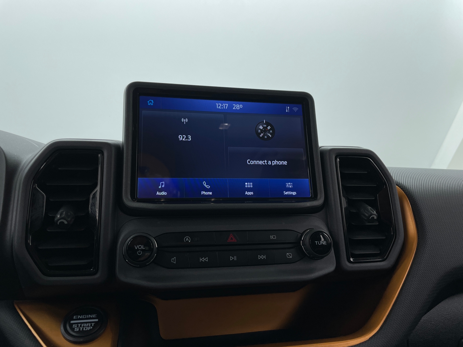 Thumbnail: 2021 Ford Bronco Sport - 4