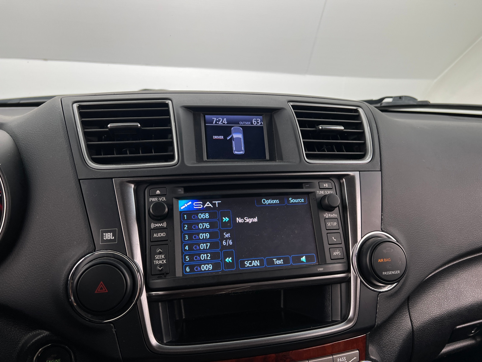 Thumbnail: 2013 Toyota Highlander - 3