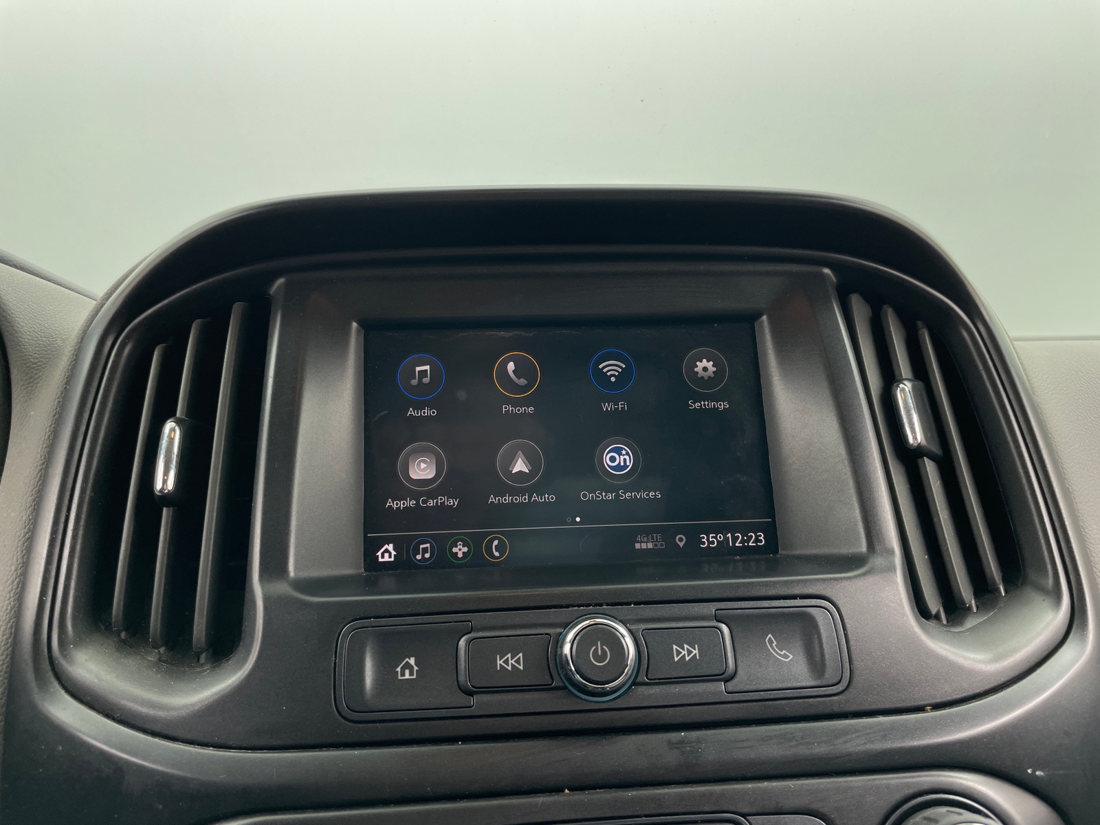 Thumbnail: 2022 Chevrolet Colorado - 4