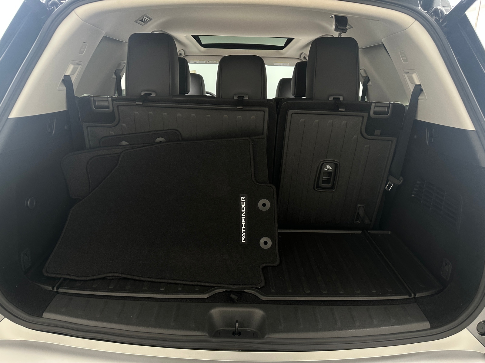 Thumbnail: 2025 Nissan Pathfinder - 6