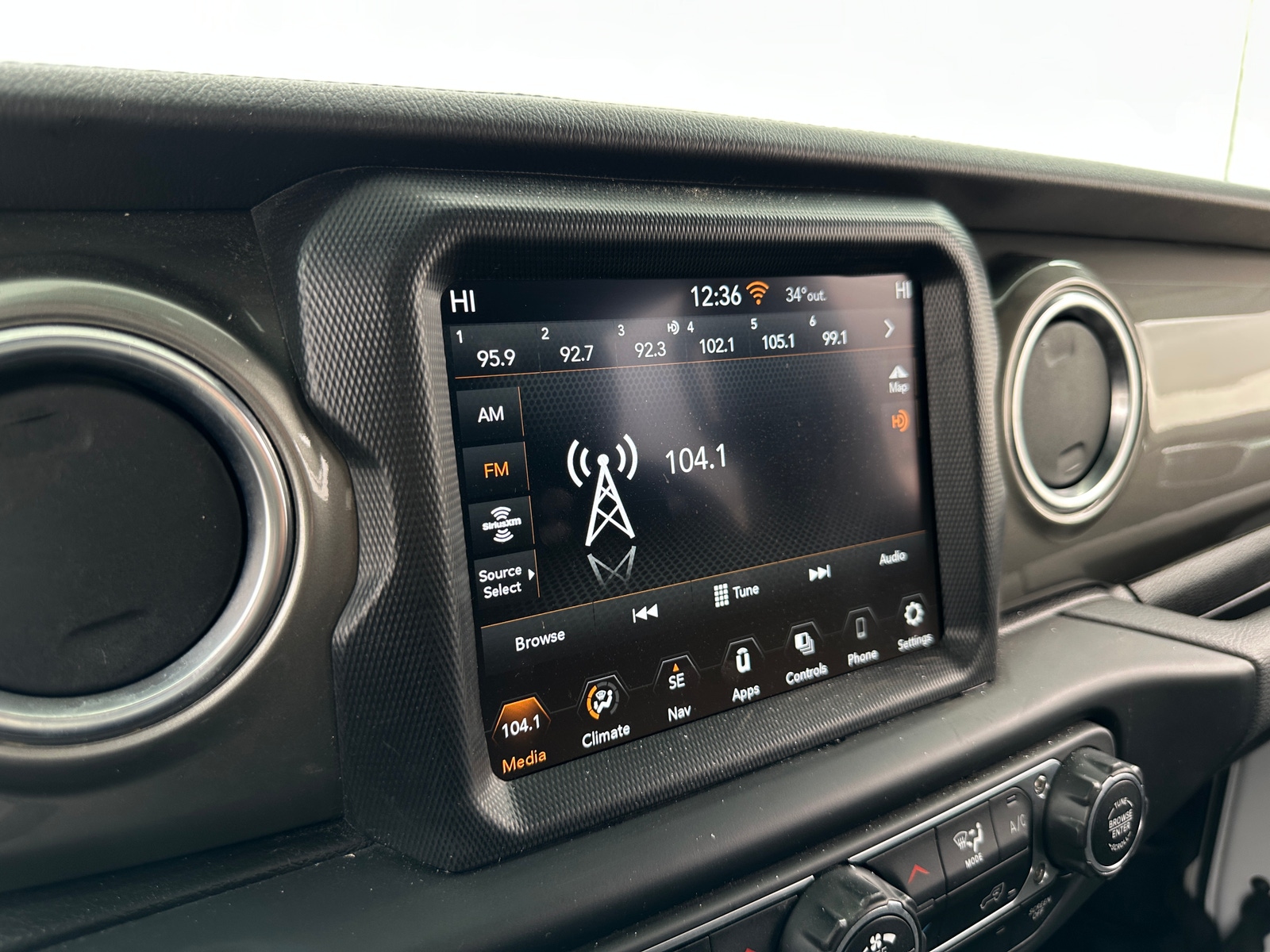 Thumbnail: 2023 Jeep Gladiator - 4