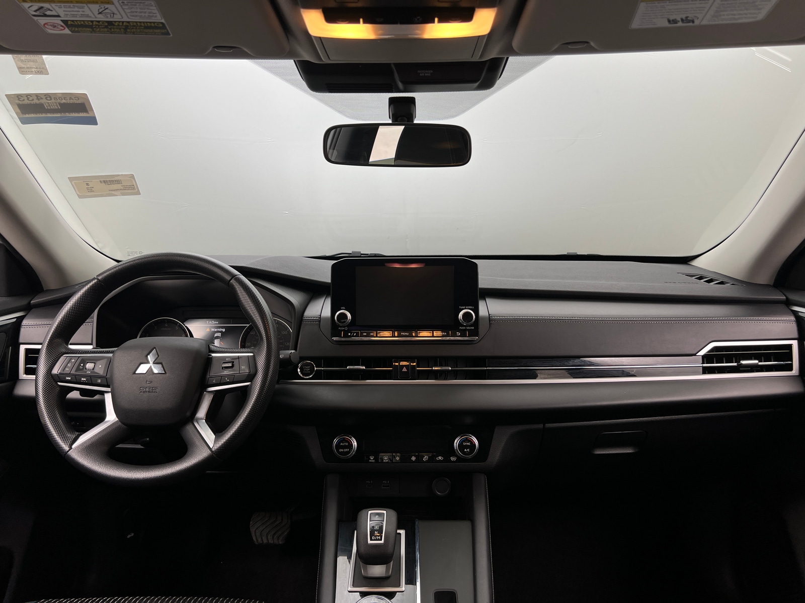 Thumbnail: 2024 Mitsubishi Outlander - 3