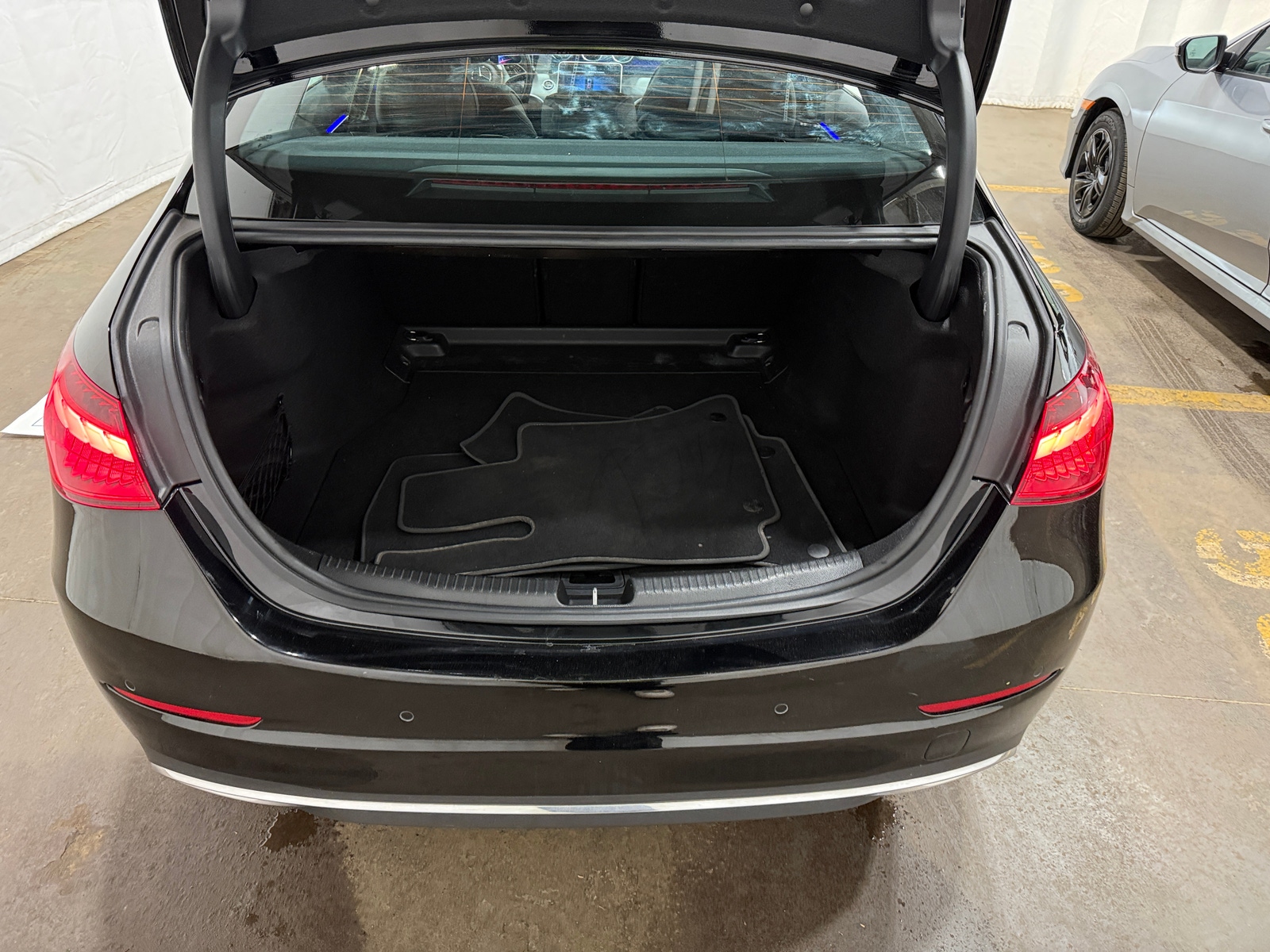 Thumbnail: 2024 Mercedes-Benz C-Class - 6