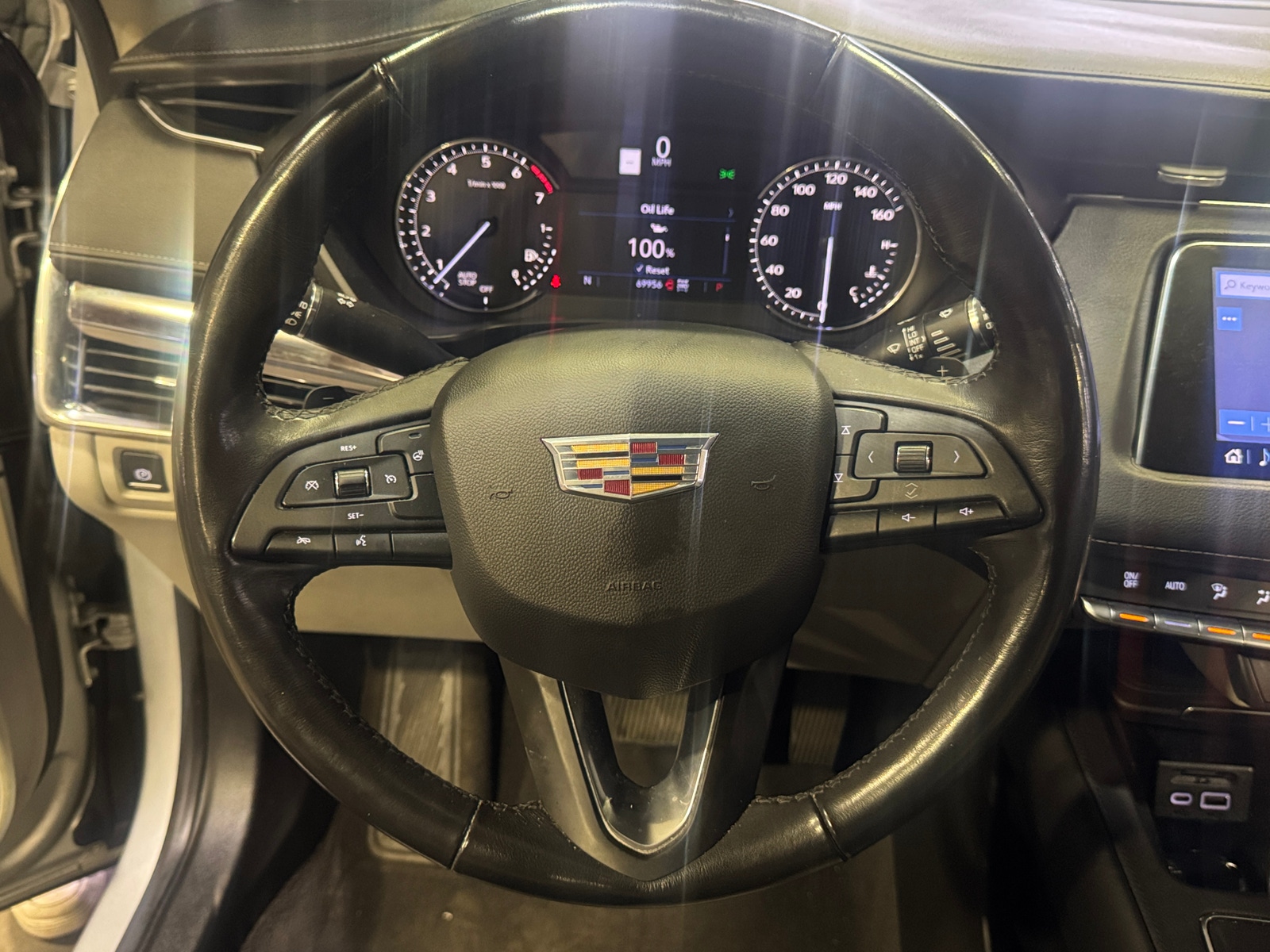 Thumbnail: 2019 Cadillac XT4 - 4