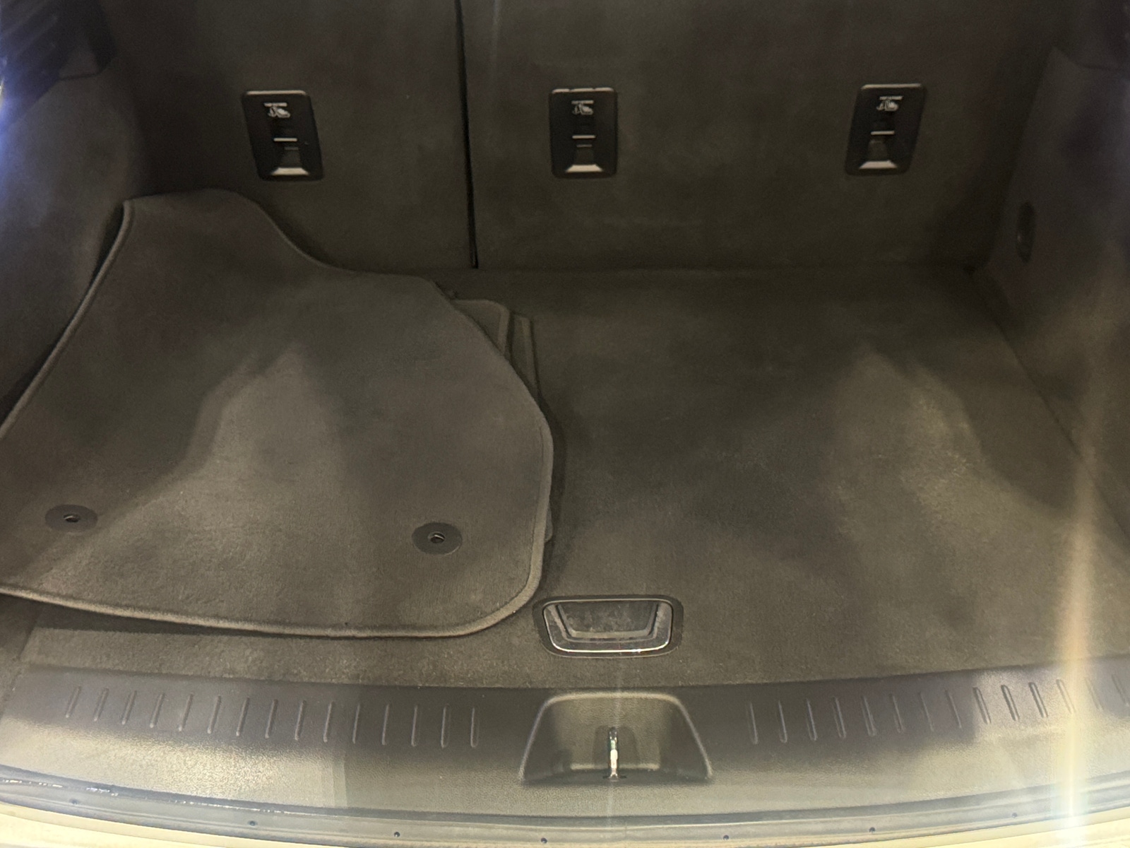 Thumbnail: 2019 Cadillac XT4 - 6