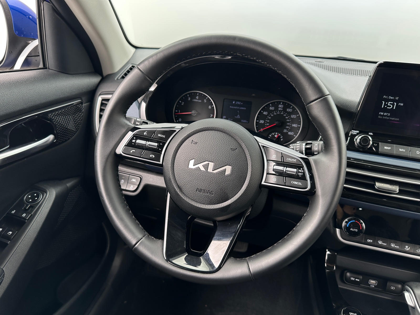 Thumbnail: 2023 Kia Seltos - 5