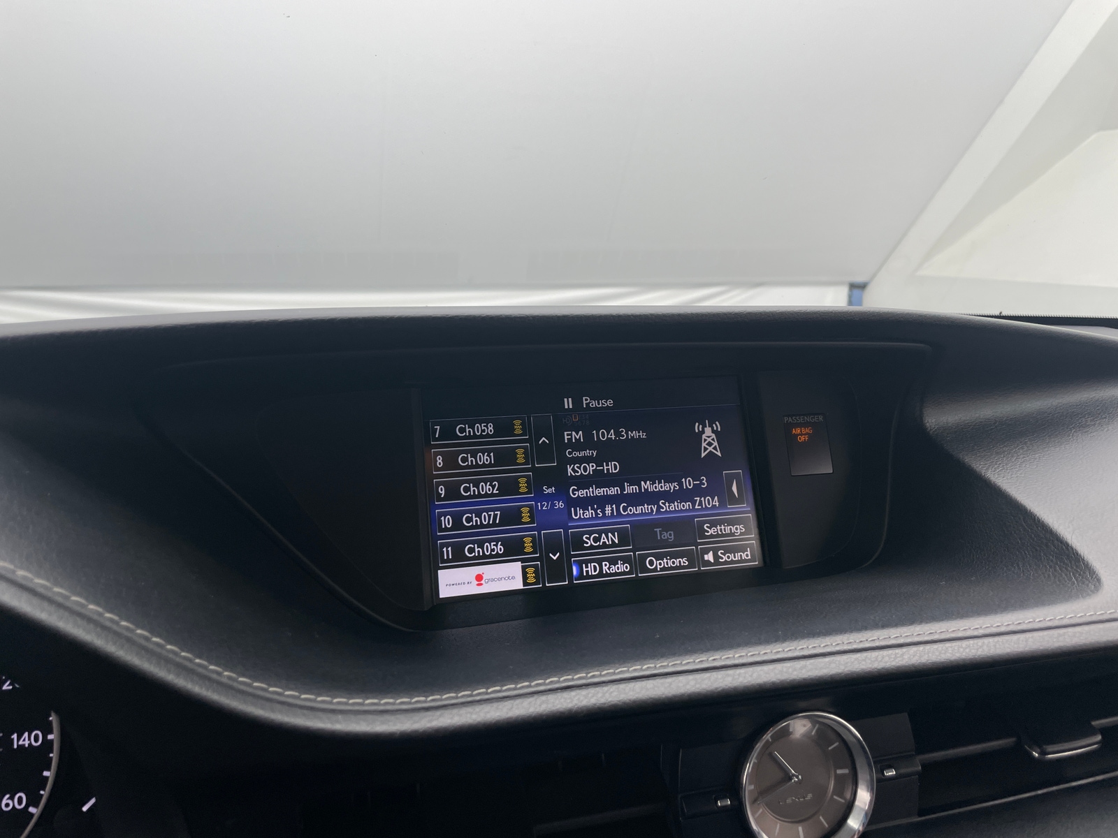 Thumbnail: 2015 Lexus ES - 3