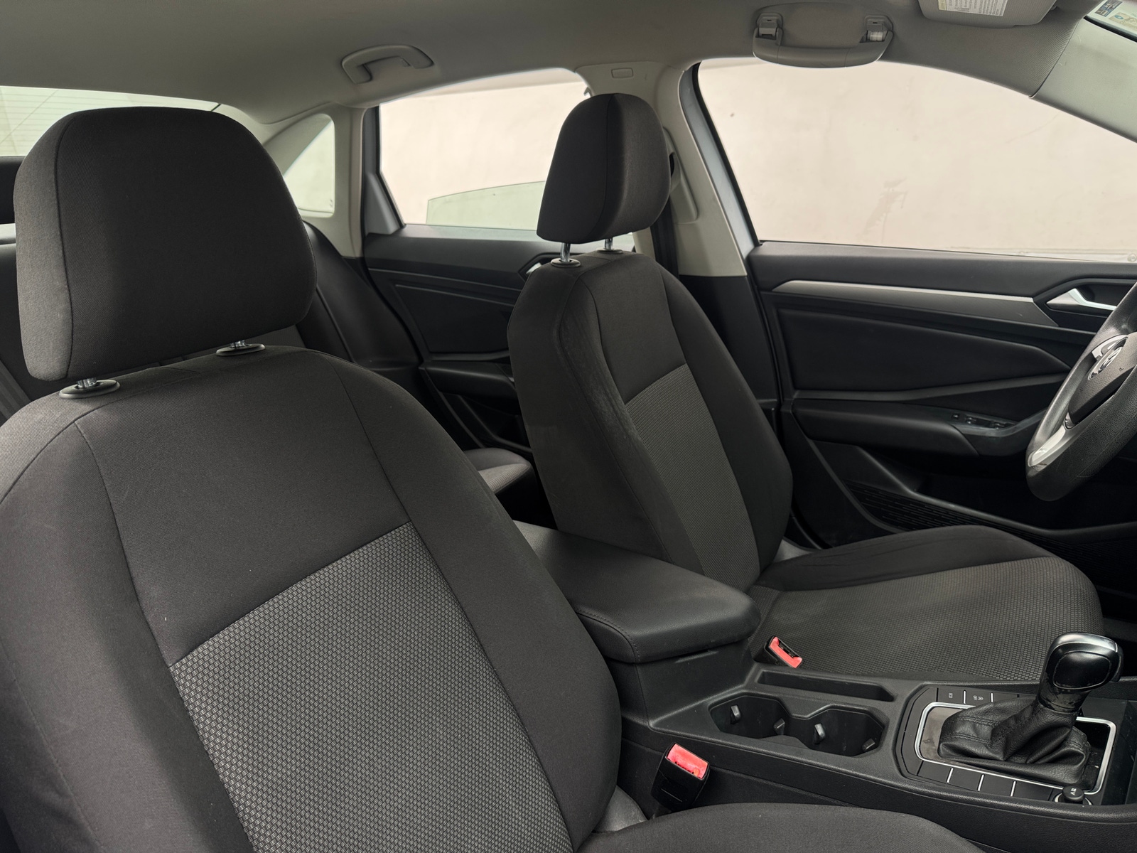 Thumbnail: 2019 Volkswagen Jetta - 2