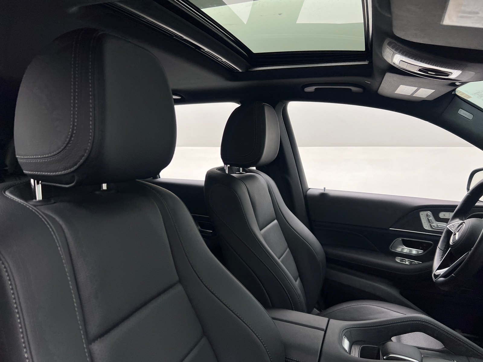 Thumbnail: 2025 Mercedes-Benz GLE - 2