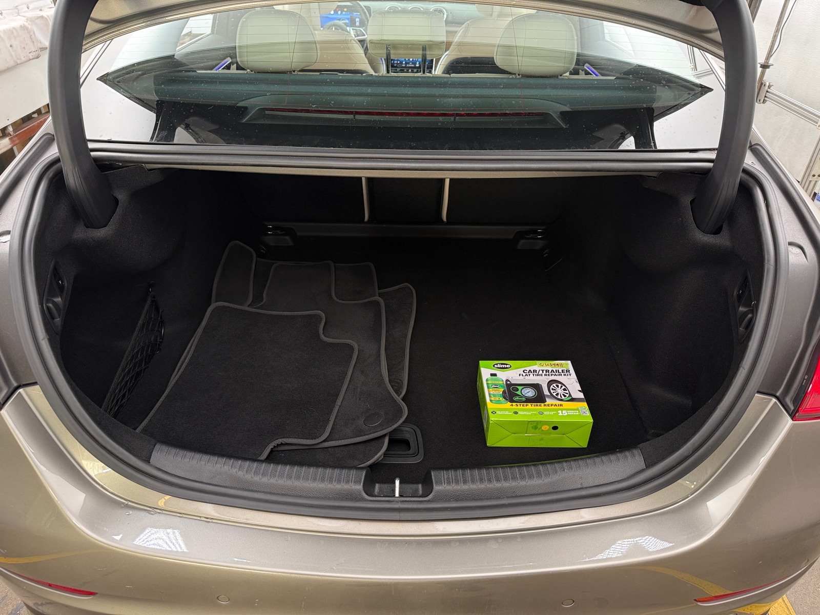 Thumbnail: 2023 Mercedes-Benz C-Class - 6