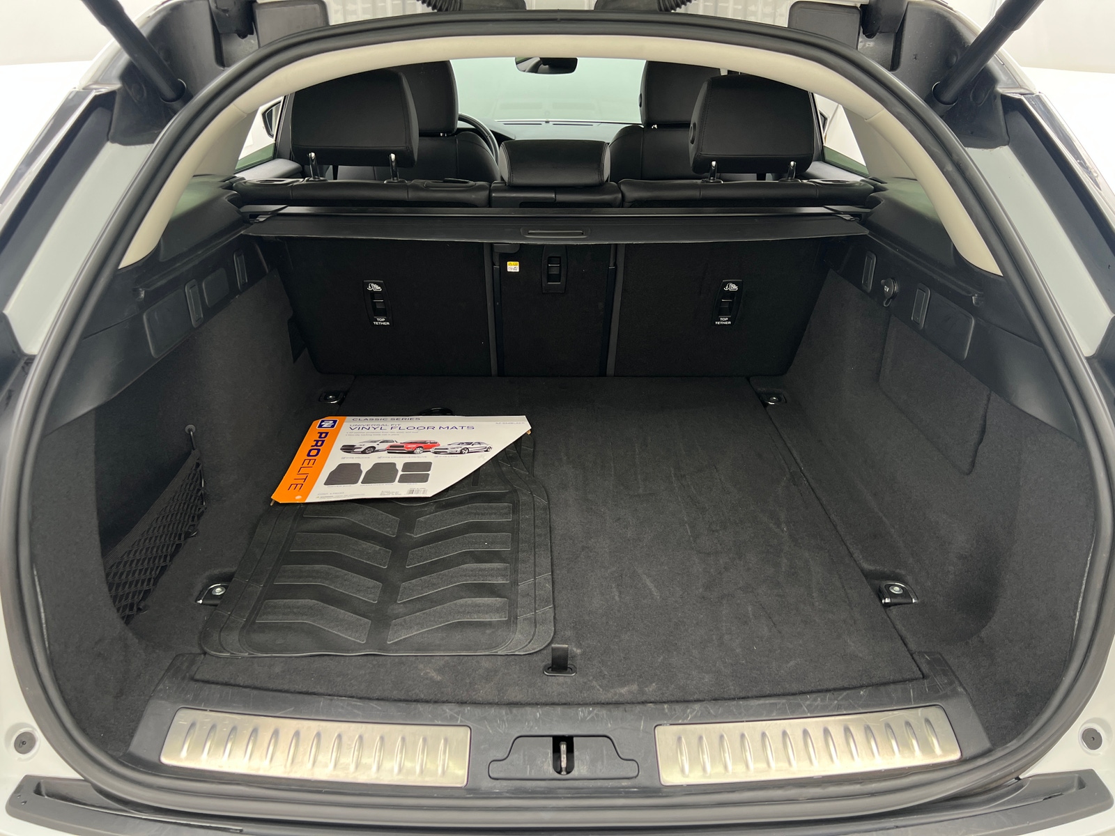 Thumbnail: 2024 Land Rover Range Rover Velar - 6