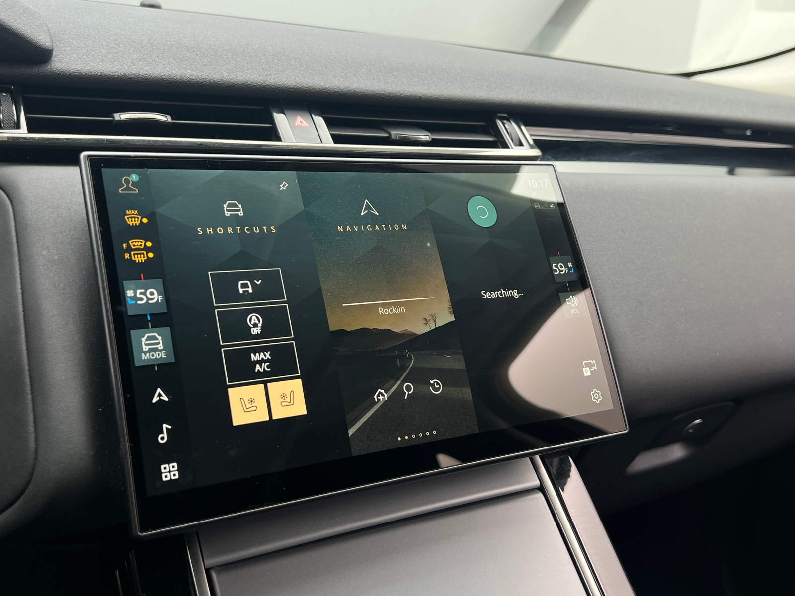 Thumbnail: 2024 Land Rover Range Rover Velar - 3