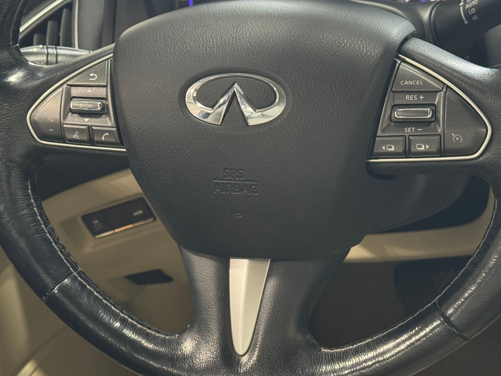 Thumbnail: 2014 INFINITI Q50 - 4