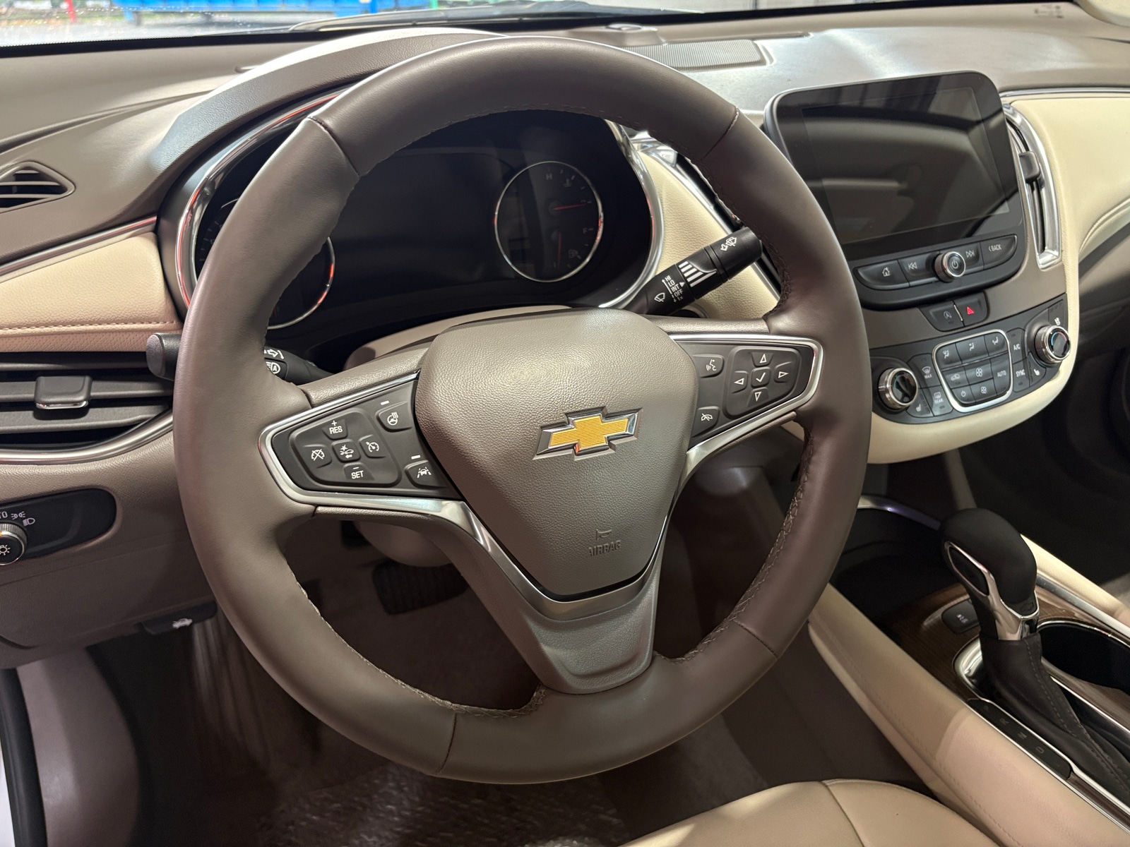 Thumbnail: 2024 Chevrolet Malibu - 4