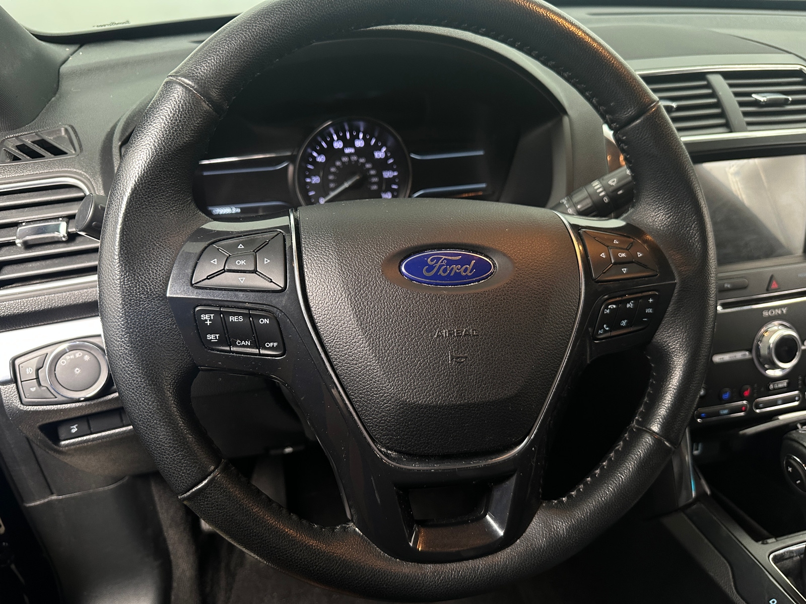 Thumbnail: 2018 Ford Explorer - 4