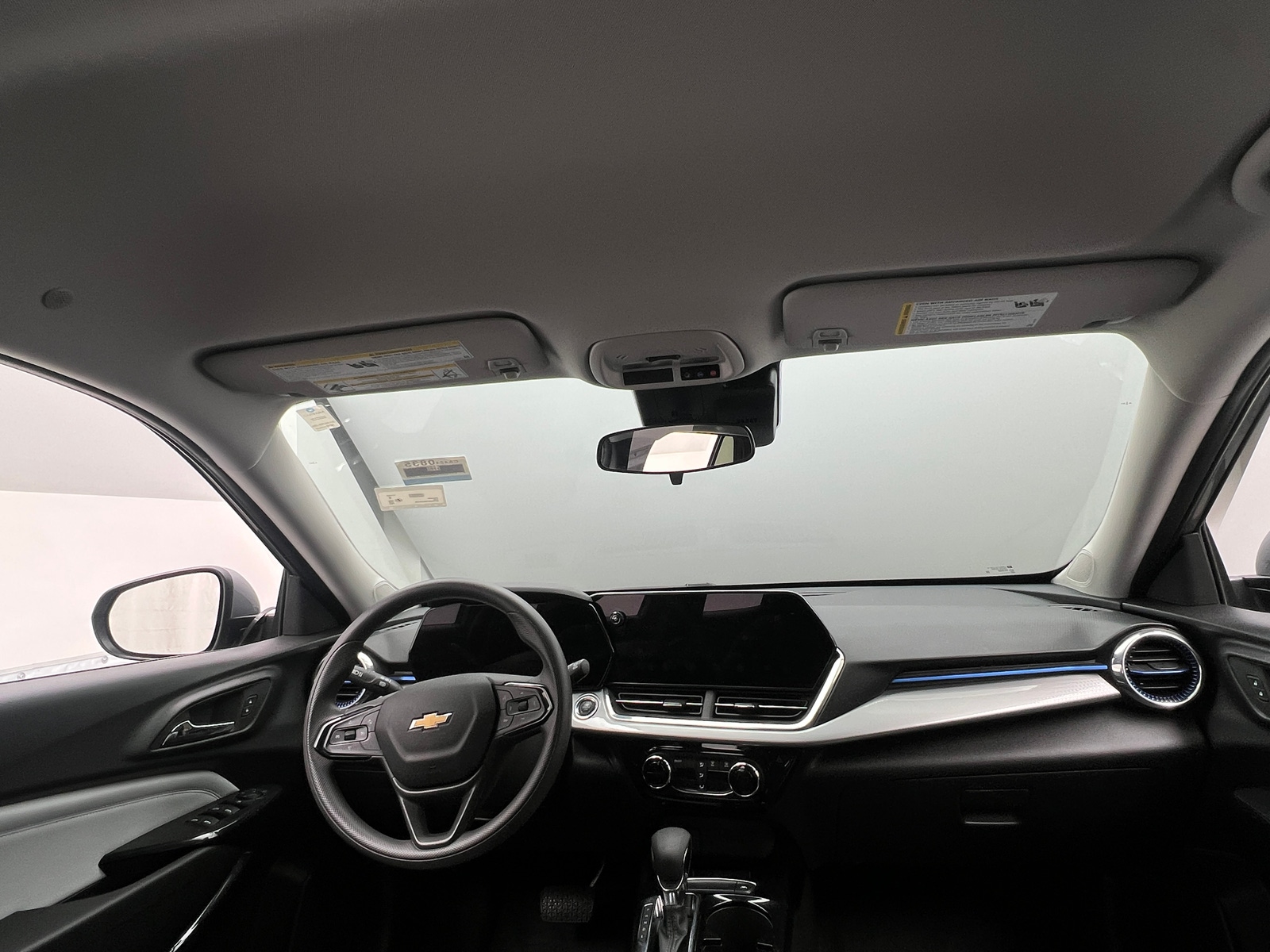 Thumbnail: 2025 Chevrolet Trax - 3